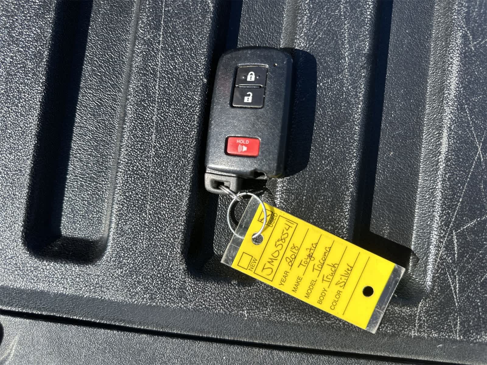 Thumbnail: 2018 Toyota Tacoma - 25