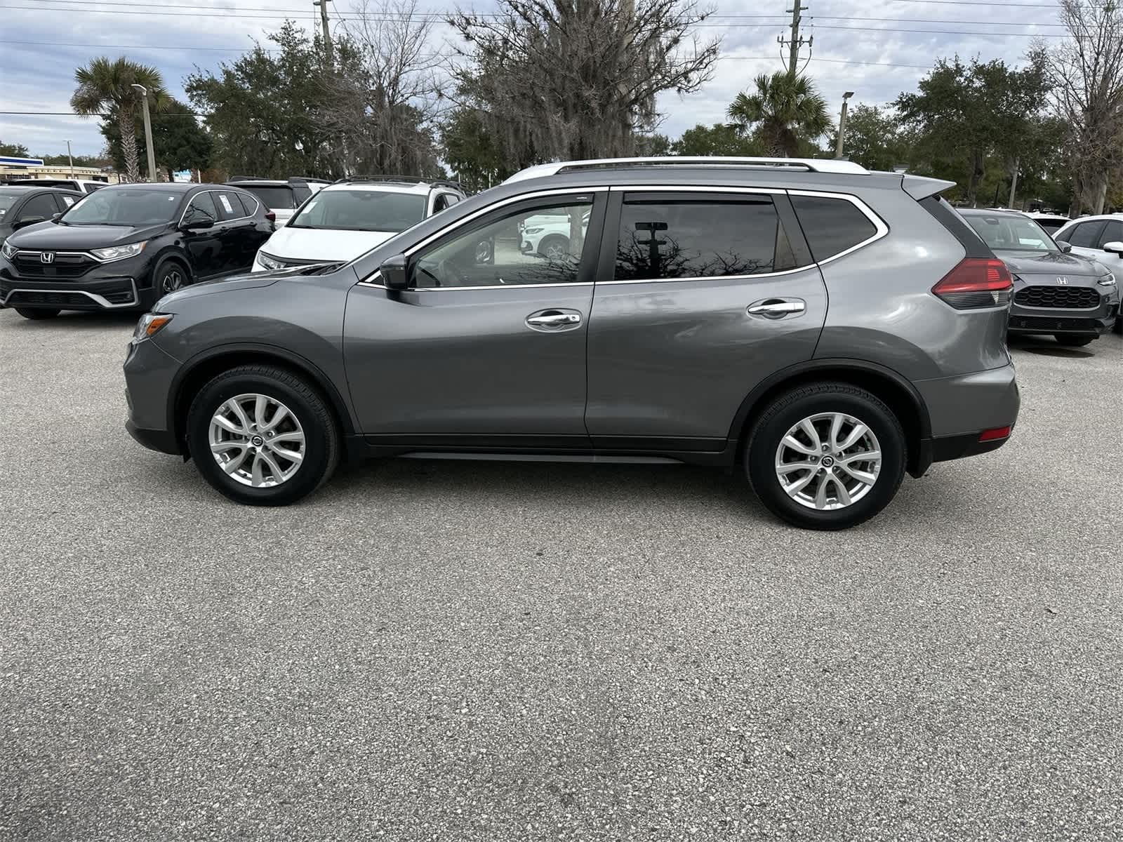 Thumbnail: 2019 Nissan Rogue - 3