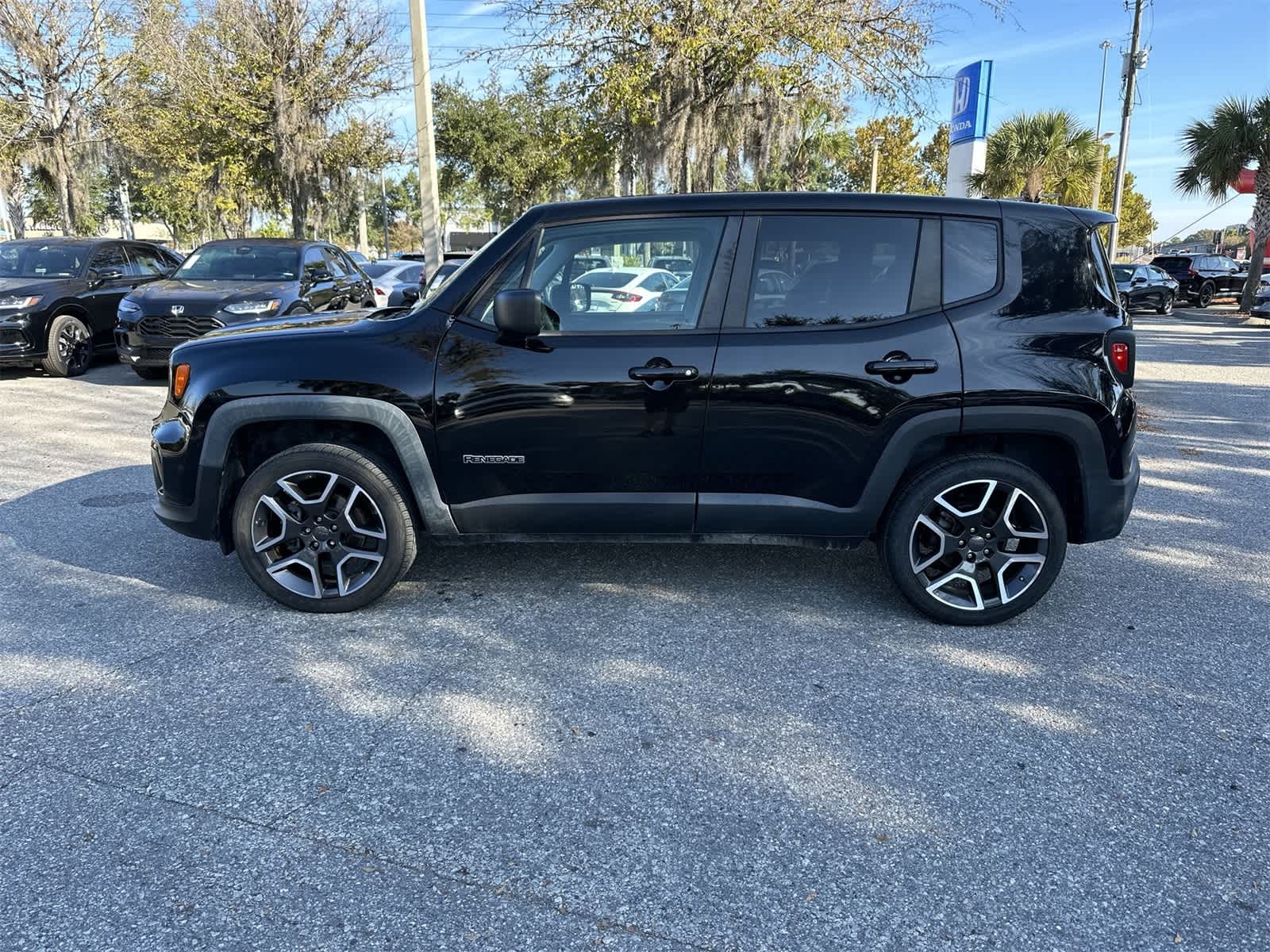 Thumbnail: 2021 Jeep Renegade - 3