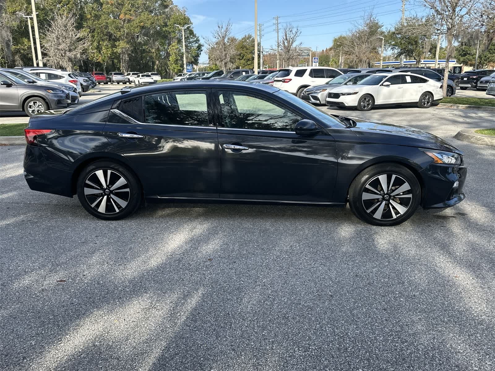 Thumbnail: 2019 Nissan Altima - 7