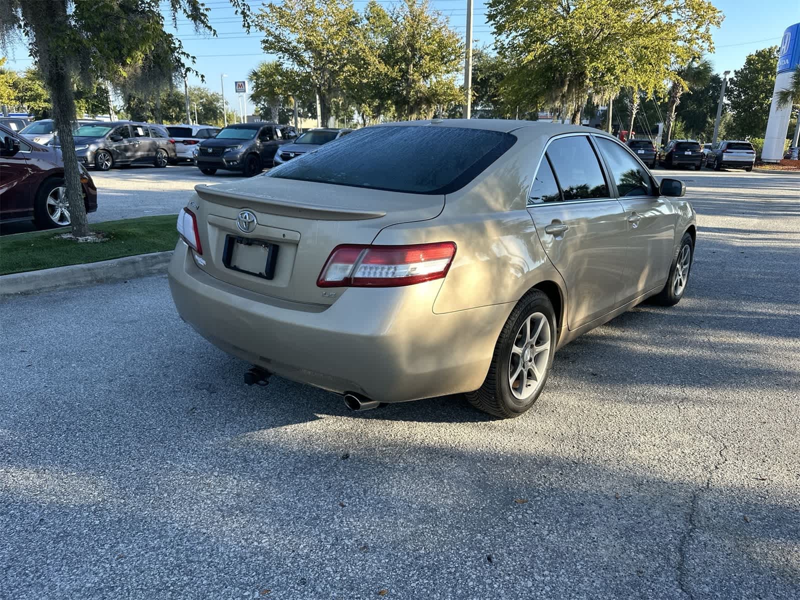 Thumbnail: 2010 Toyota Camry - 6