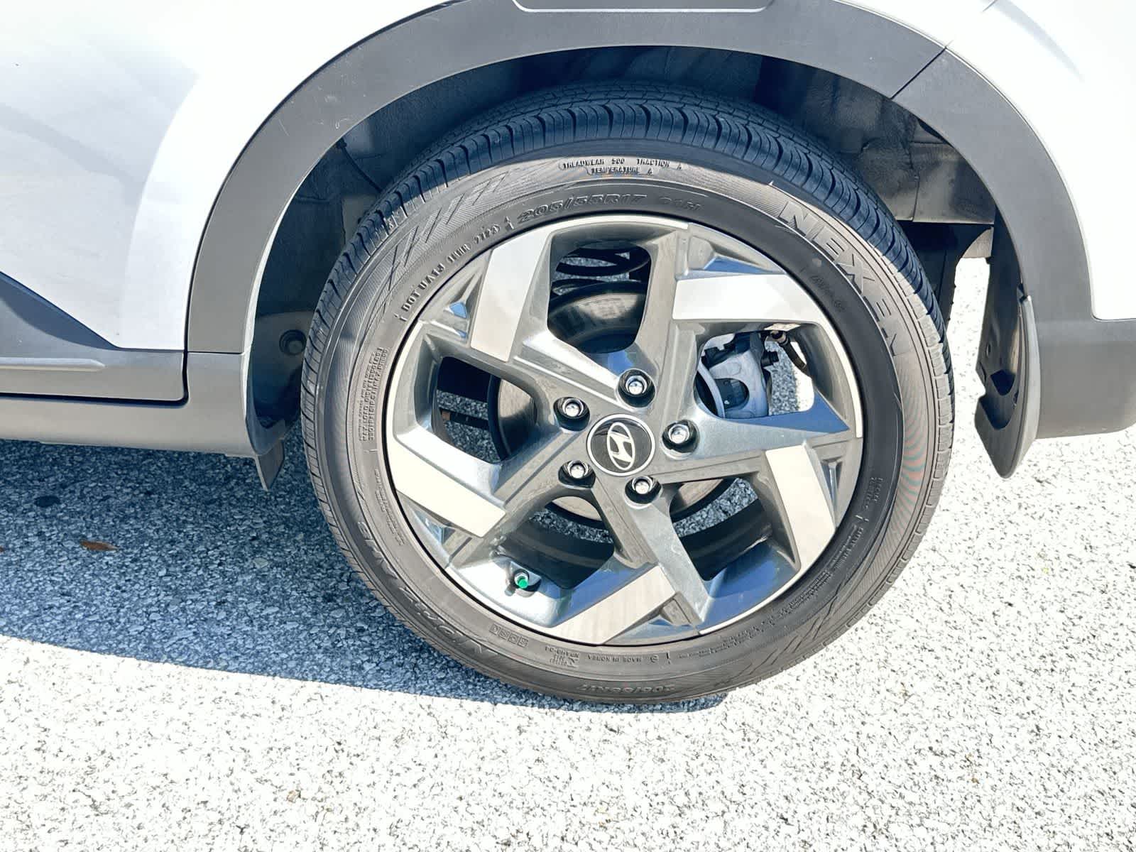 Thumbnail: 2023 Hyundai Venue - 12