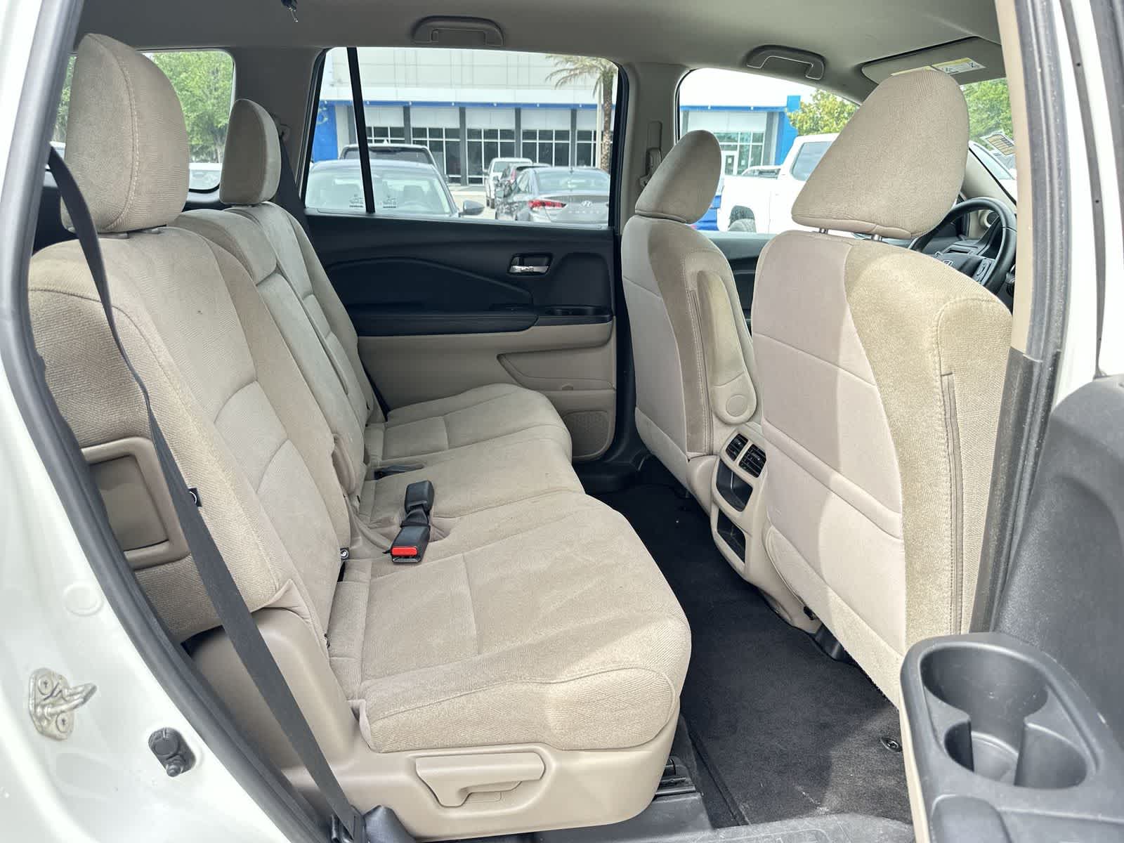 Thumbnail: 2019 Honda Pilot - 15