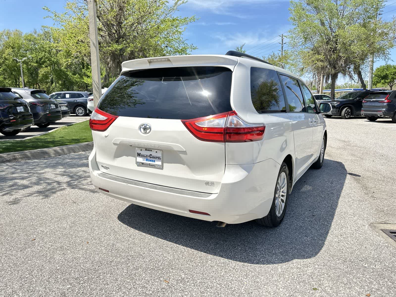 Thumbnail: 2015 Toyota Sienna - 6