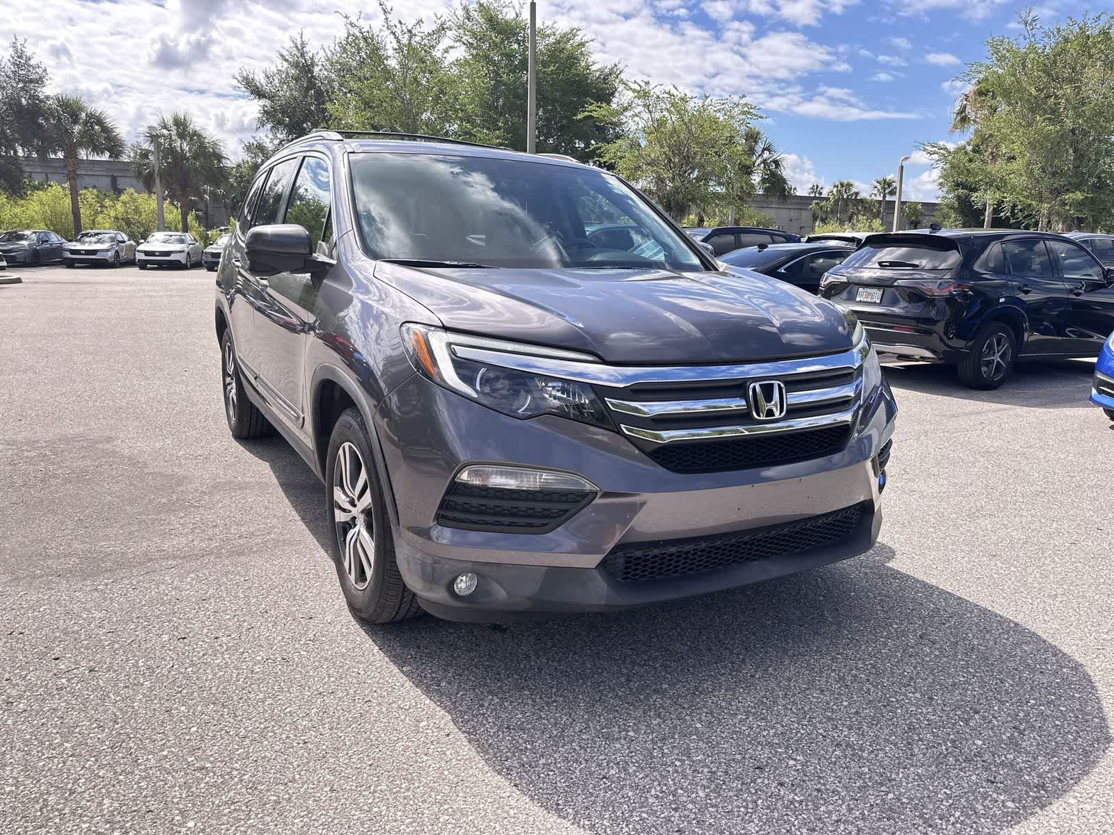 Thumbnail: 2017 Honda Pilot - 8