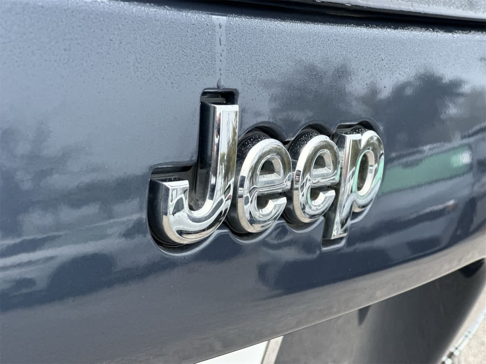 Thumbnail: 2019 Jeep Cherokee - 10