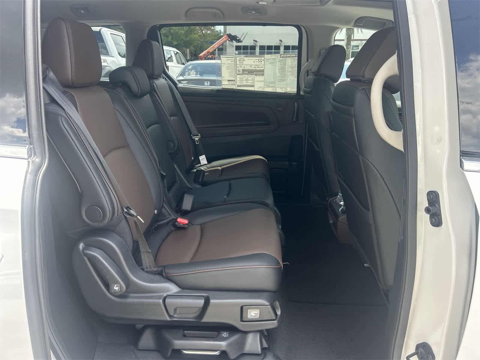 Thumbnail: 2026 Honda Odyssey - 16
