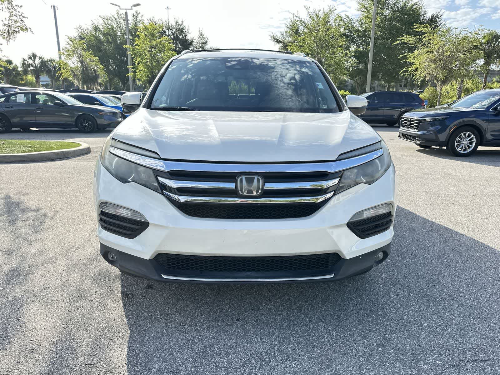 Thumbnail: 2017 Honda Pilot - 8