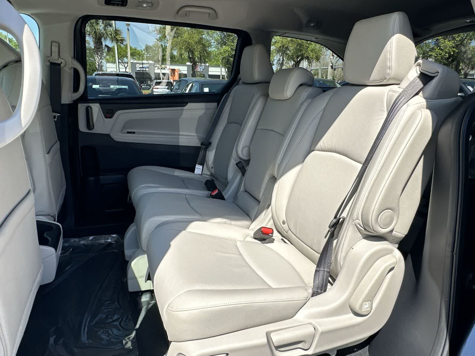 Thumbnail: 2026 Honda Odyssey - 14