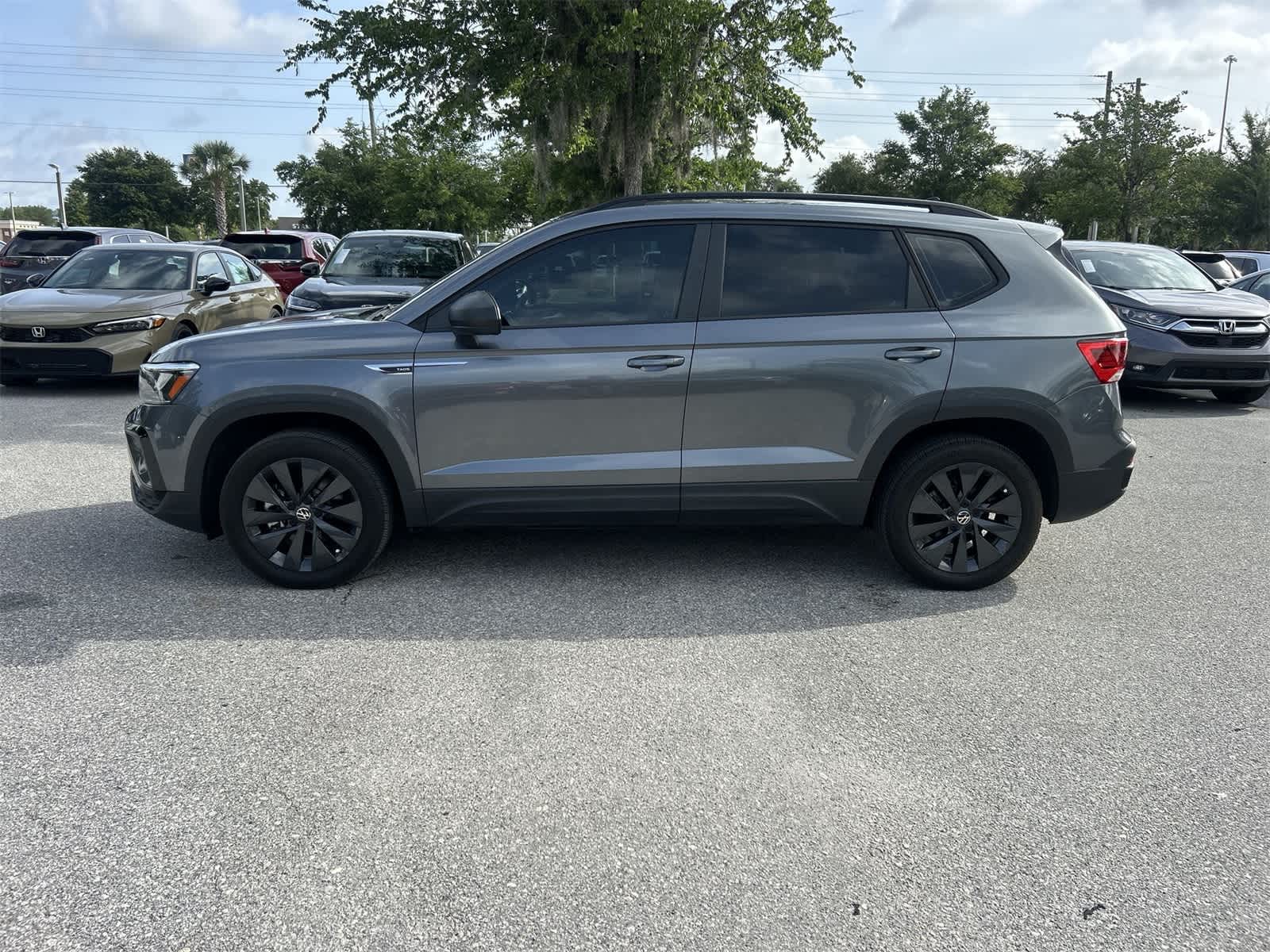 Thumbnail: 2023 Volkswagen Taos - 3