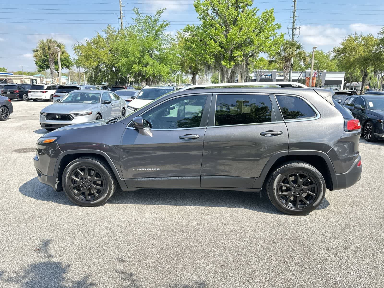 Thumbnail: 2015 Jeep Cherokee - 3