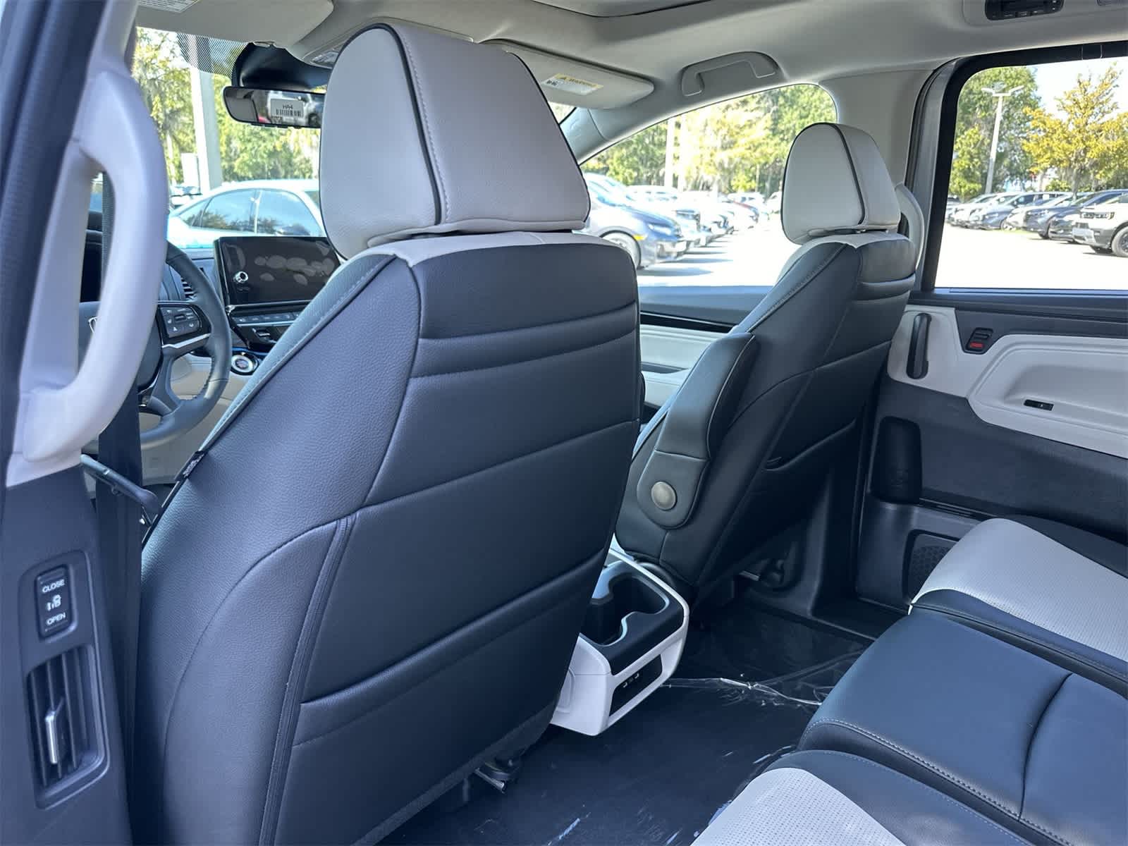 Thumbnail: 2026 Honda Odyssey - 14