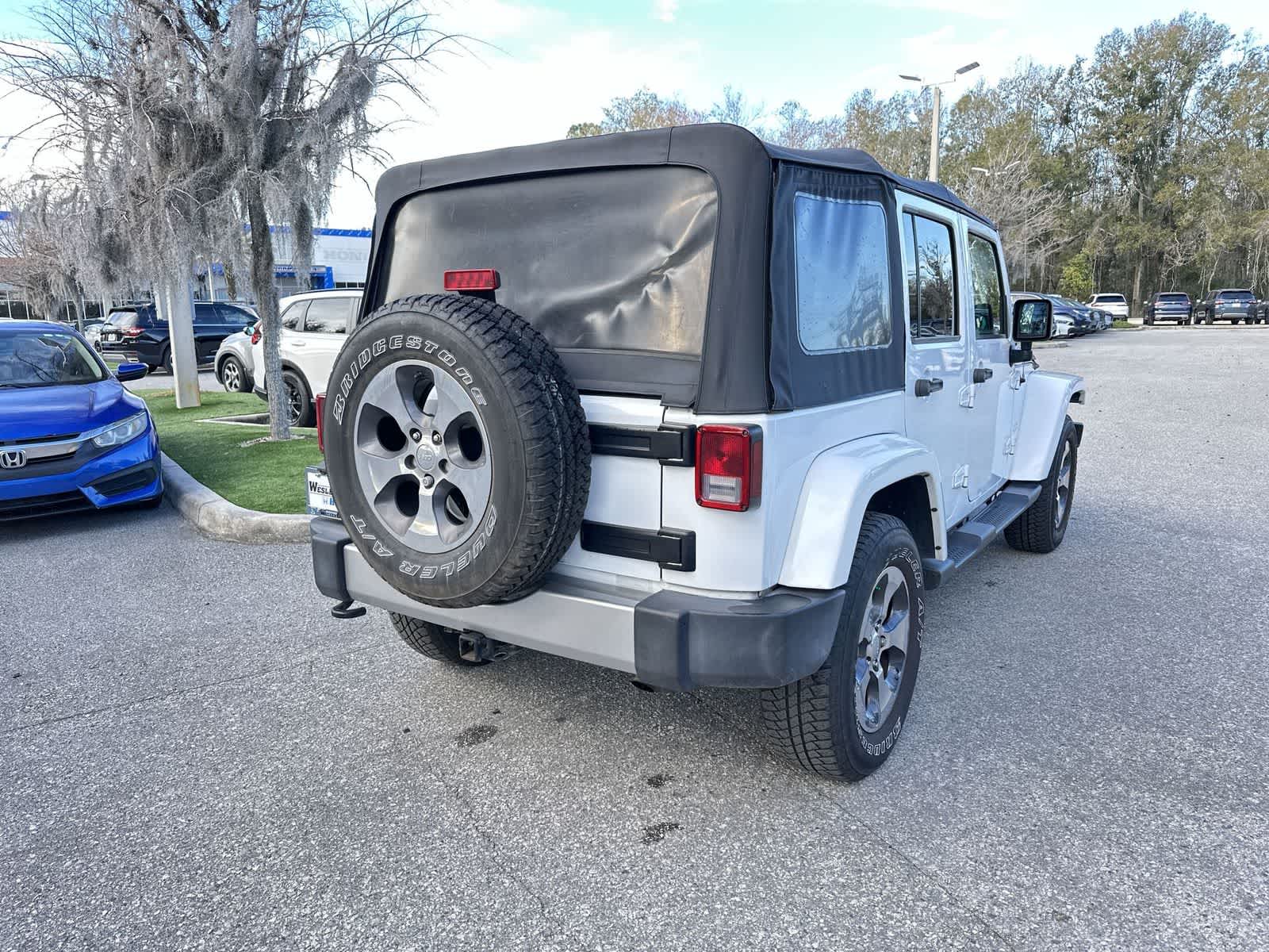 Thumbnail: 2017 Jeep Wrangler - 6