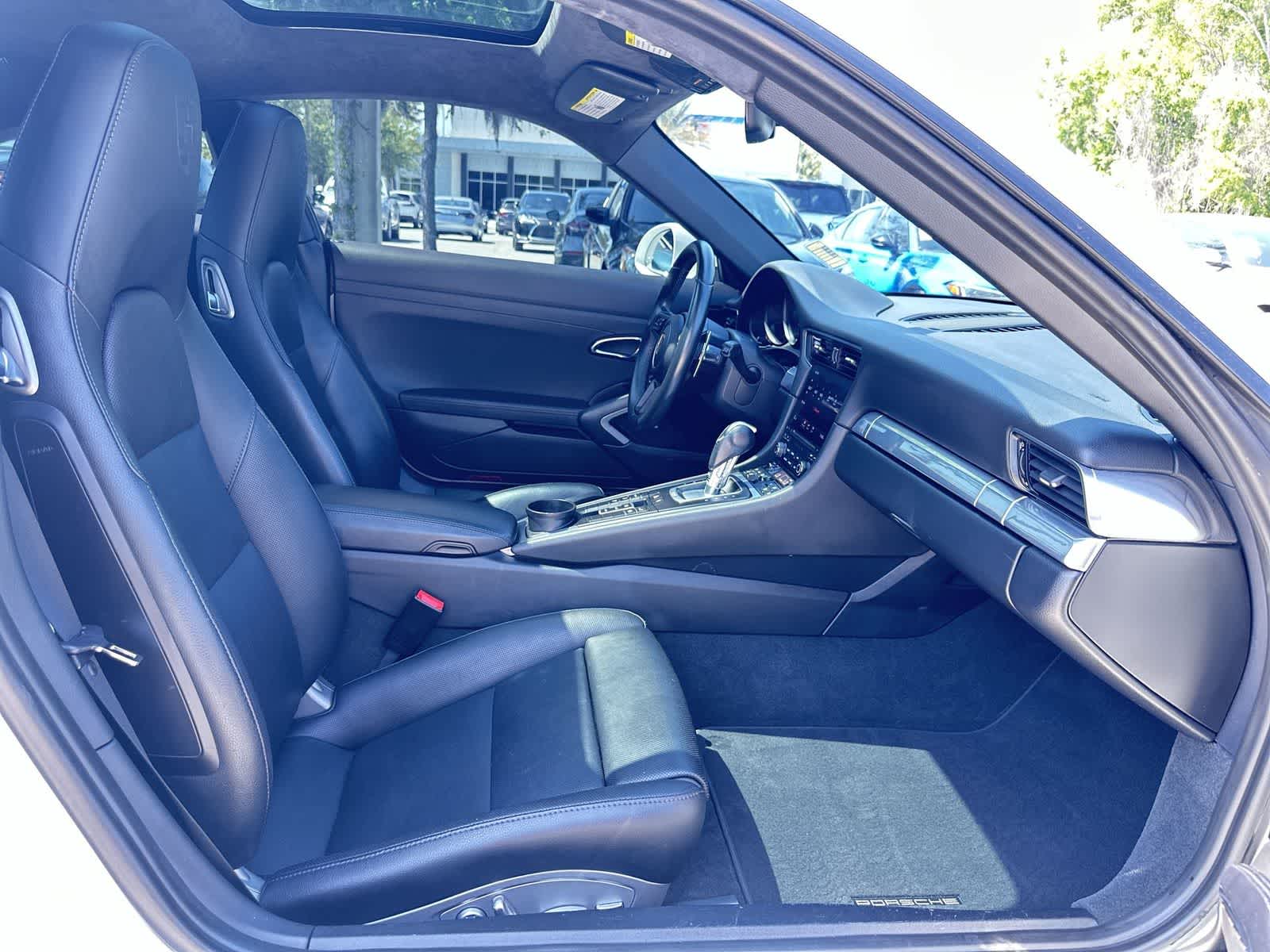 Thumbnail: 2017 Porsche 911 - 17