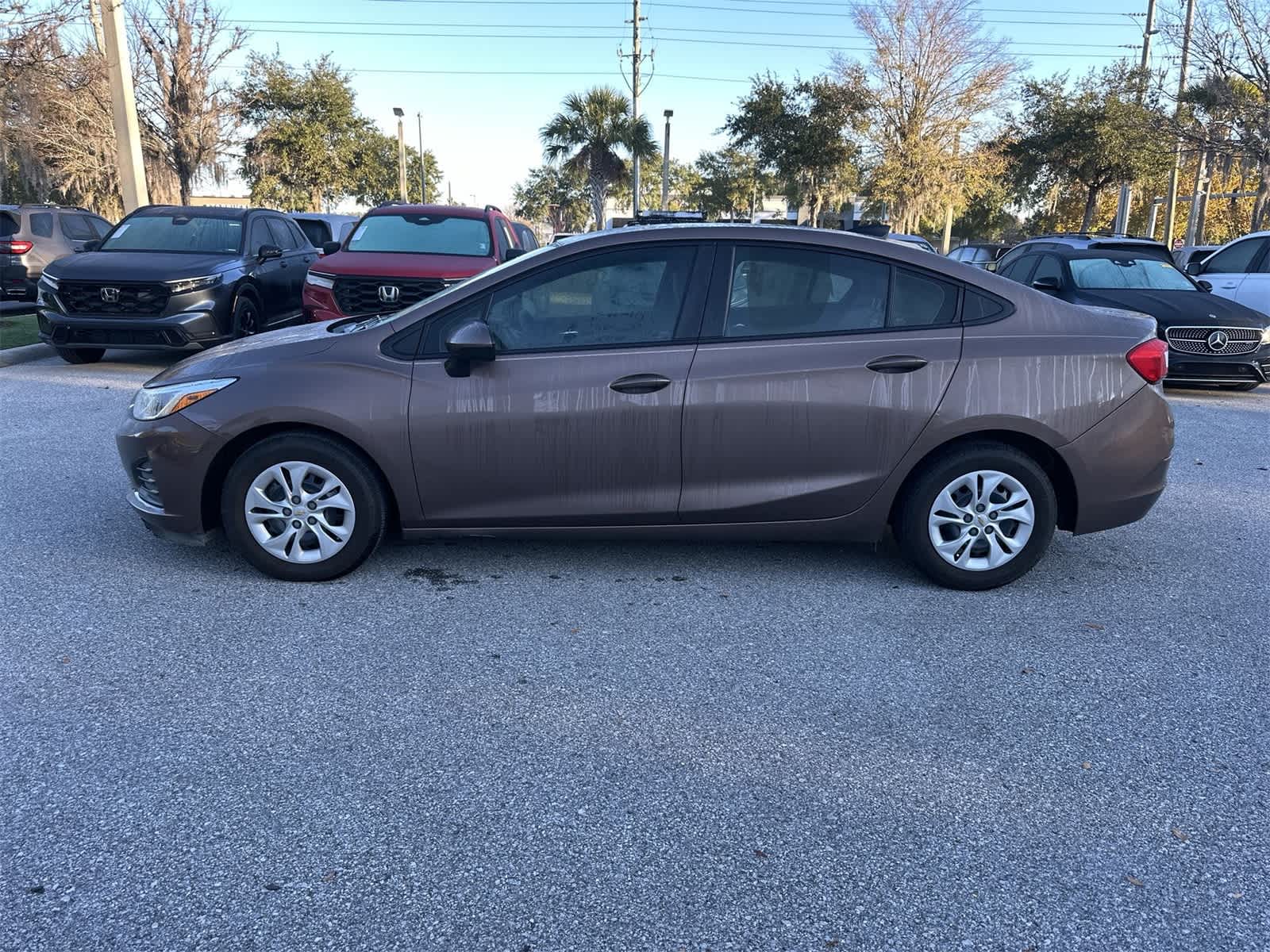 Thumbnail: 2019 Chevrolet Cruze - 3