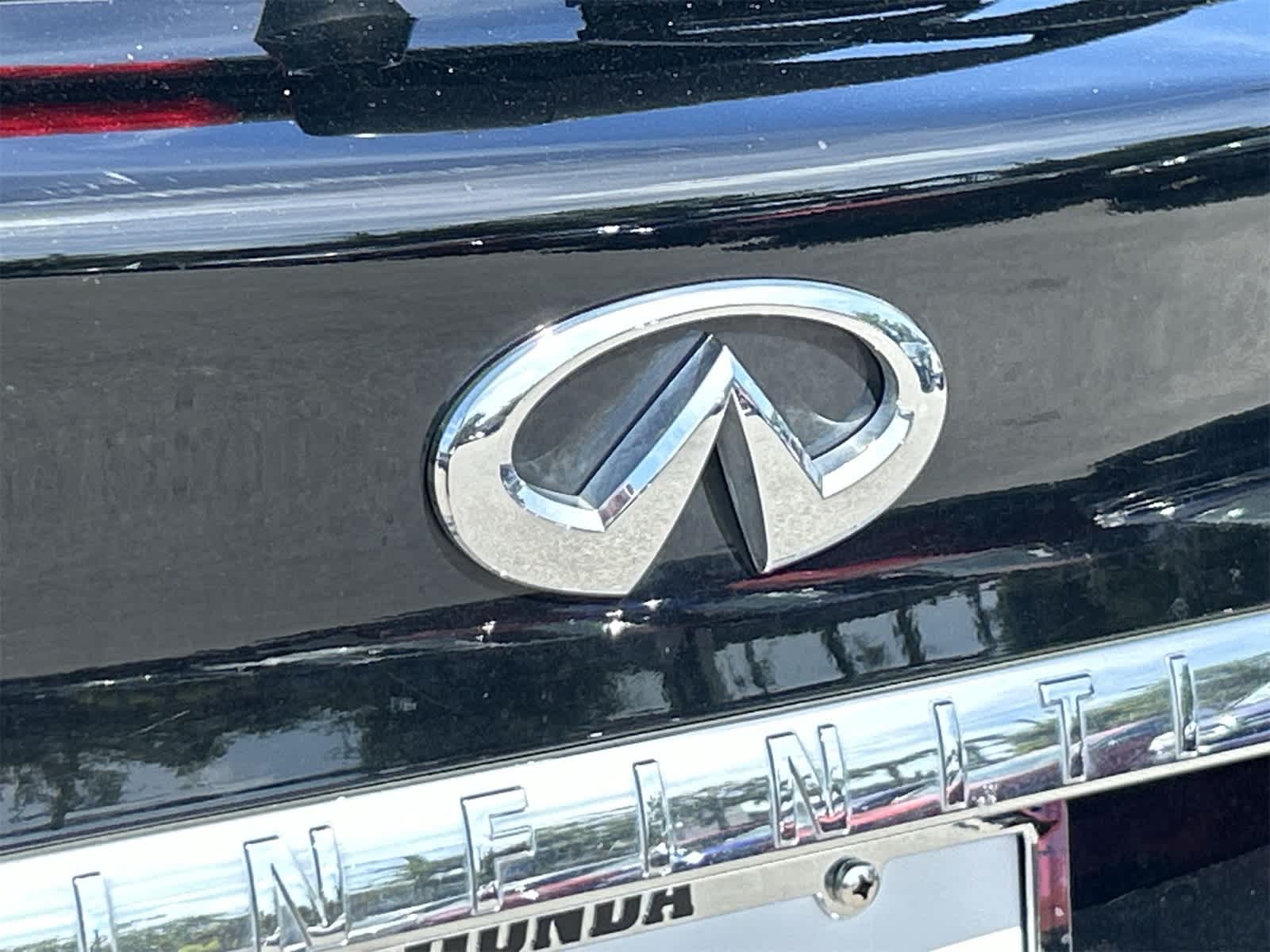 Thumbnail: 2016 INFINITI QX70 - 10