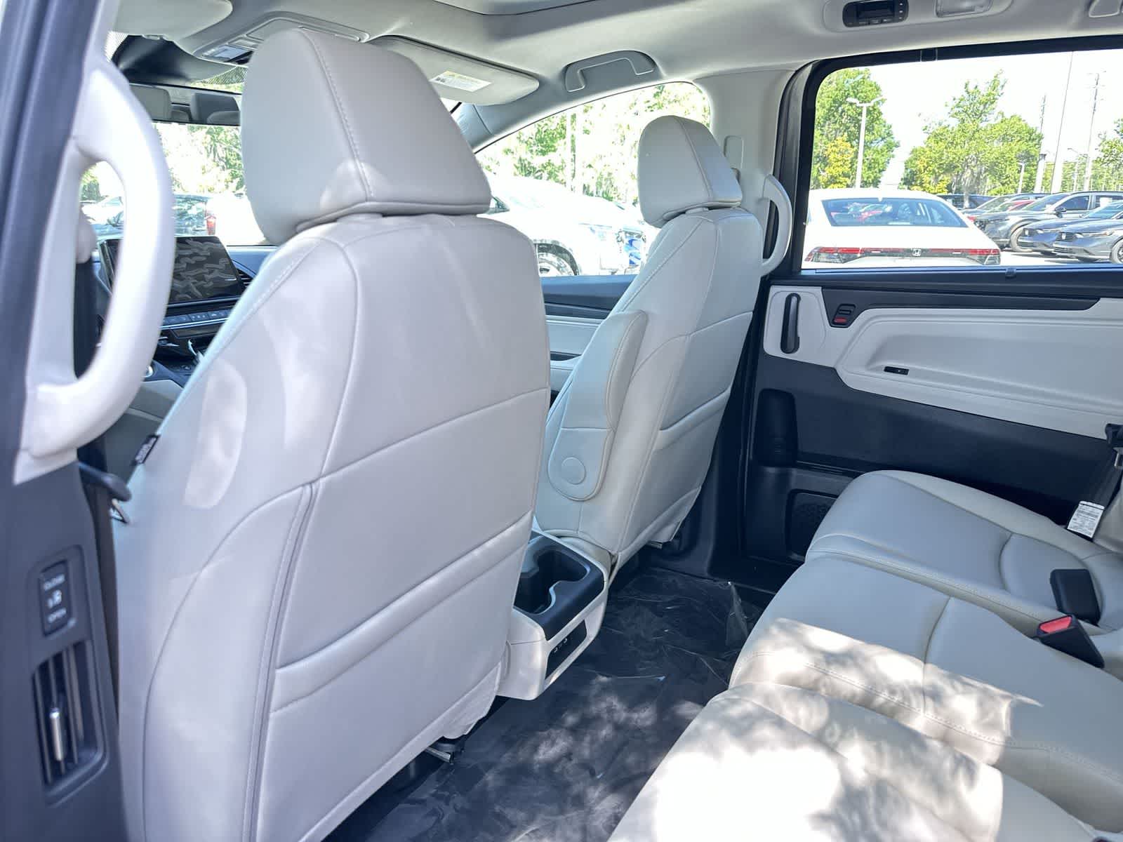 Thumbnail: 2026 Honda Odyssey - 14