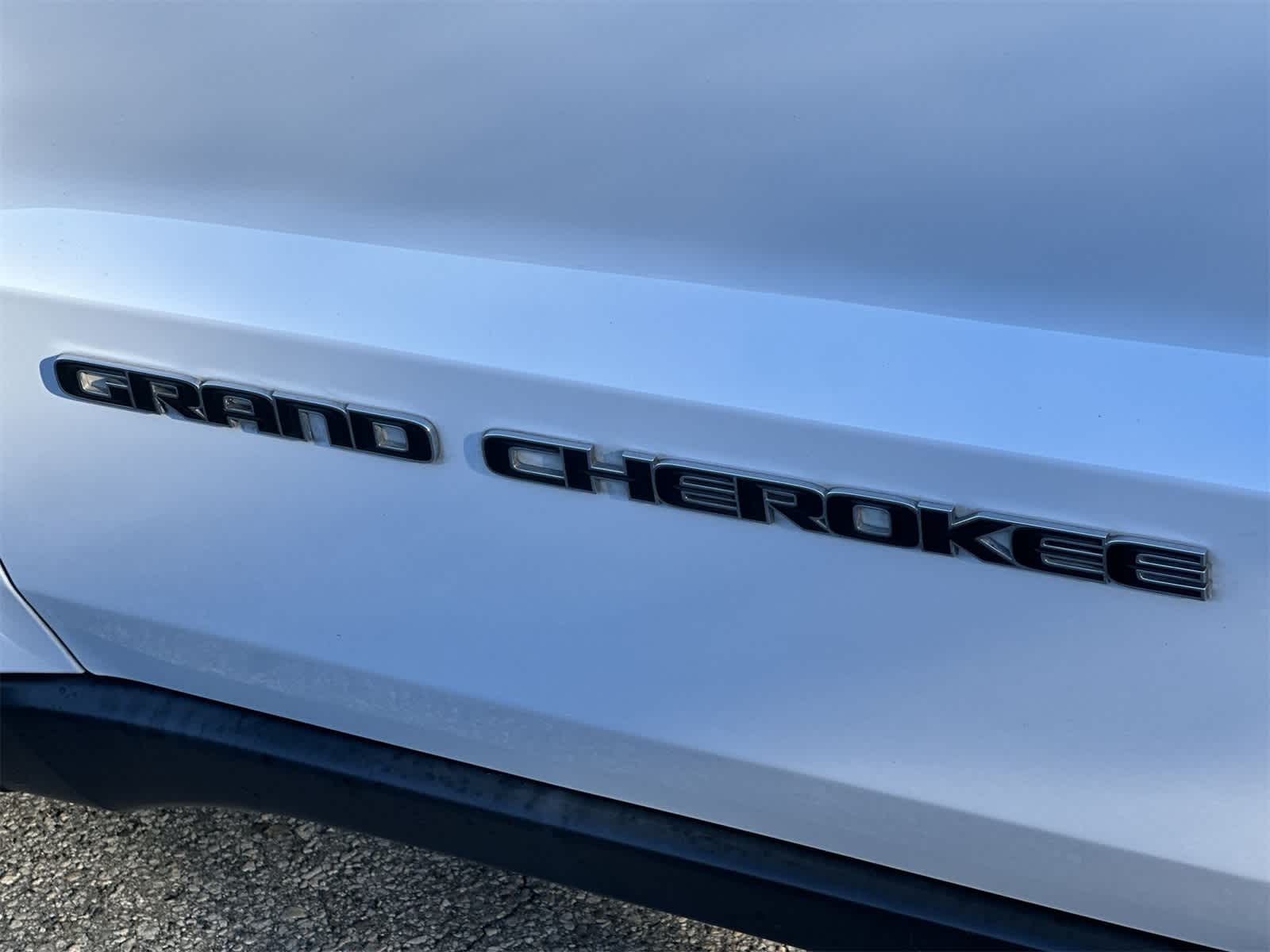 Thumbnail: 2020 Jeep Grand Cherokee - 11