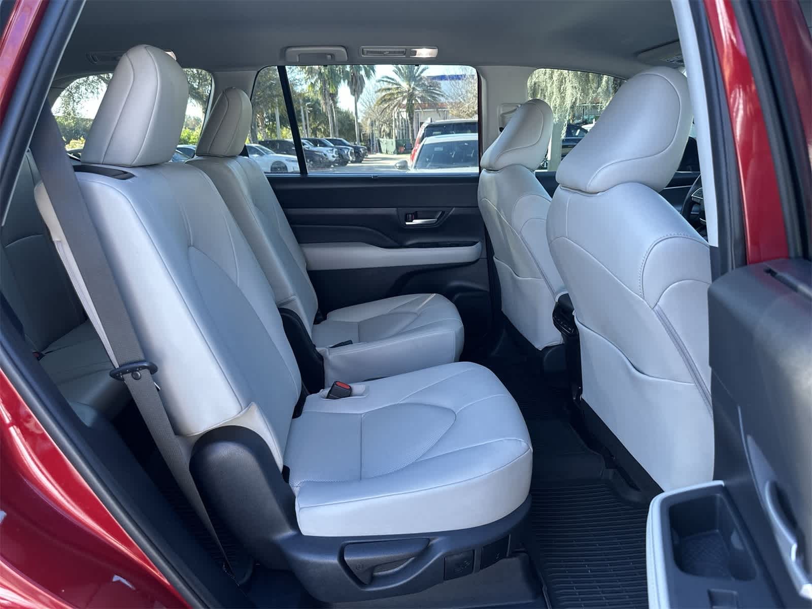 Thumbnail: 2024 Toyota Grand Highlander - 18