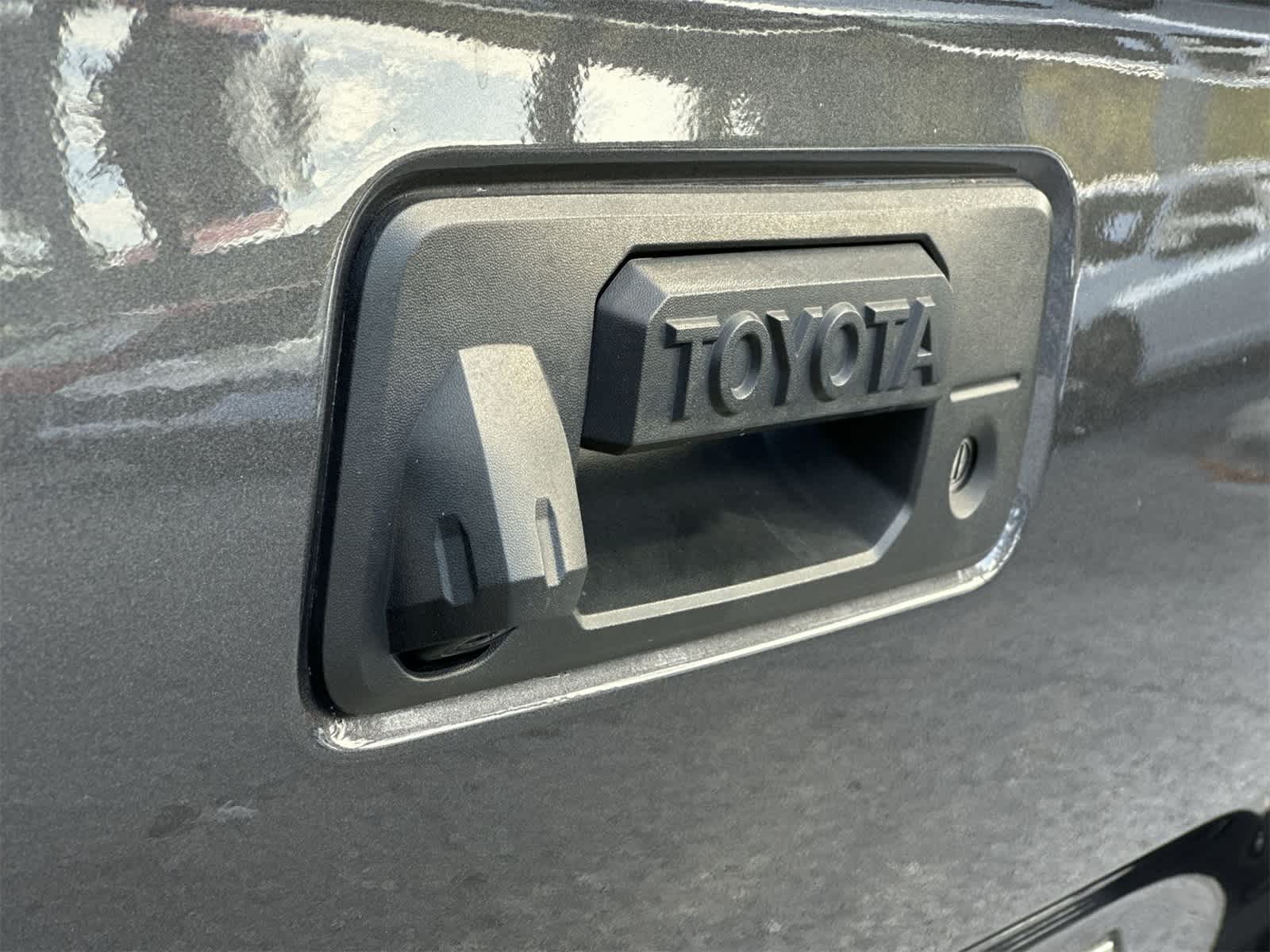 Thumbnail: 2021 Toyota Tacoma - 10