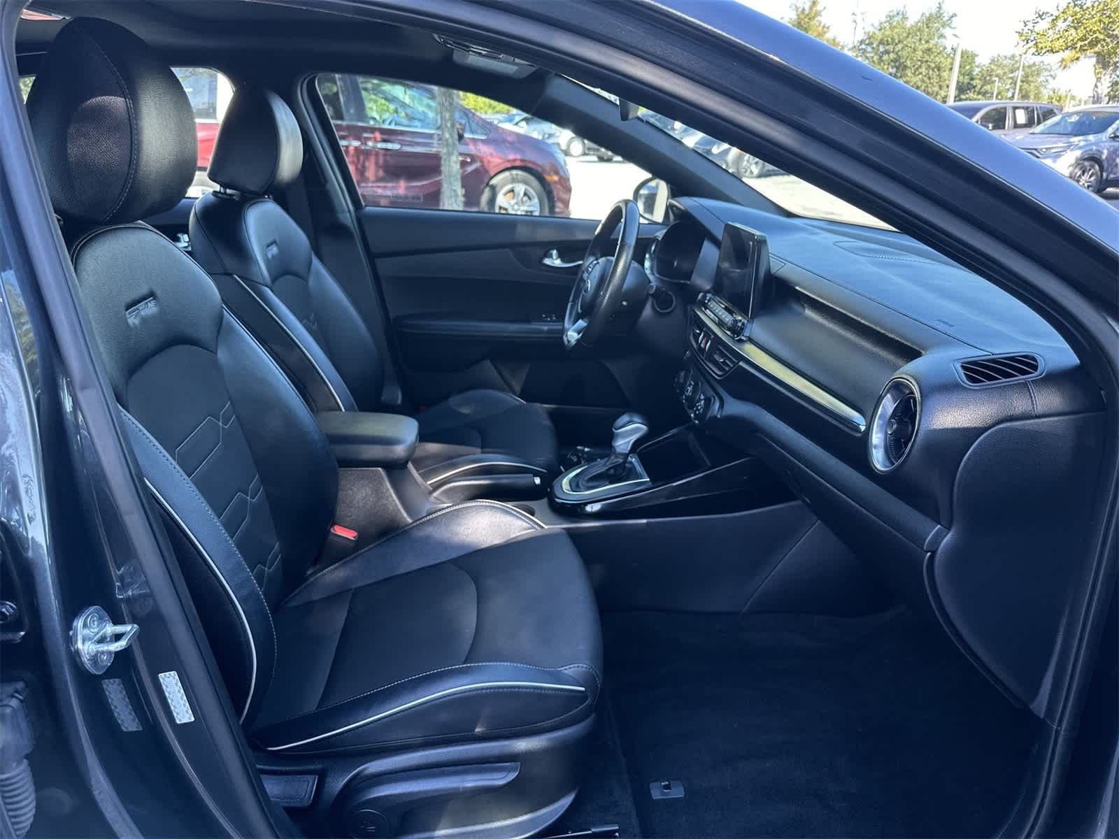 Thumbnail: 2021 Kia Forte - 17