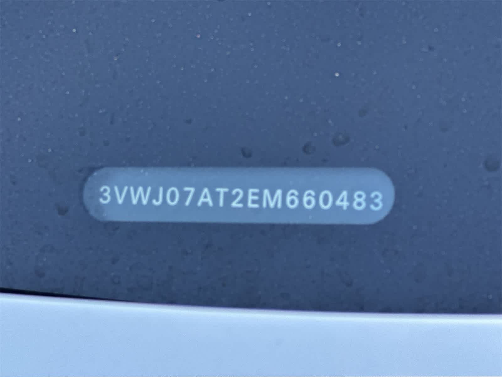 Thumbnail: 2014 Volkswagen Beetle - 21