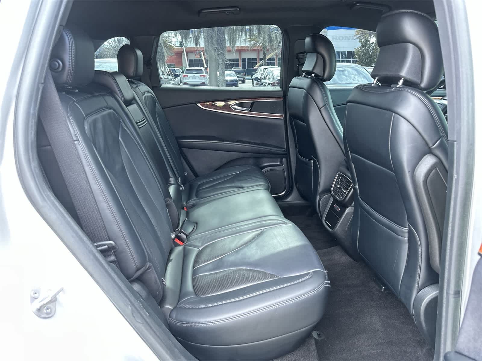 Thumbnail: 2019 Lincoln Nautilus - 15