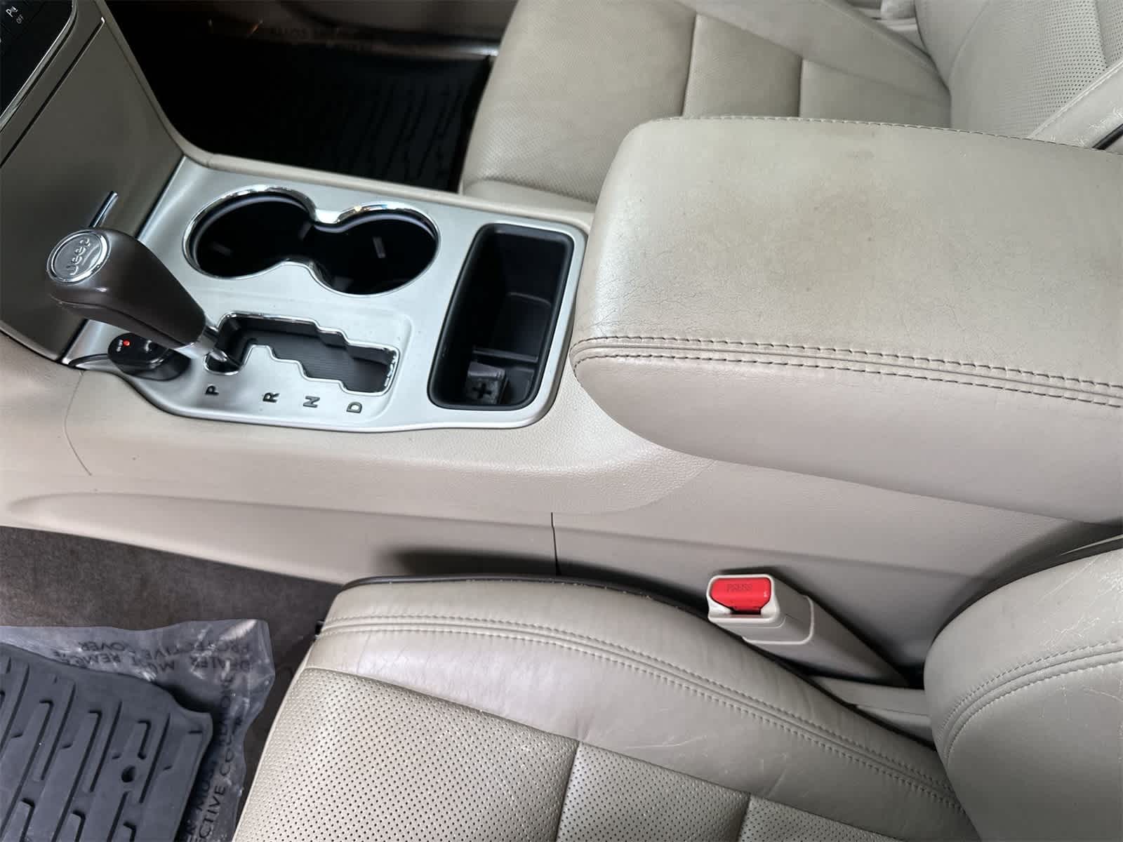 Thumbnail: 2012 Jeep Grand Cherokee - 19