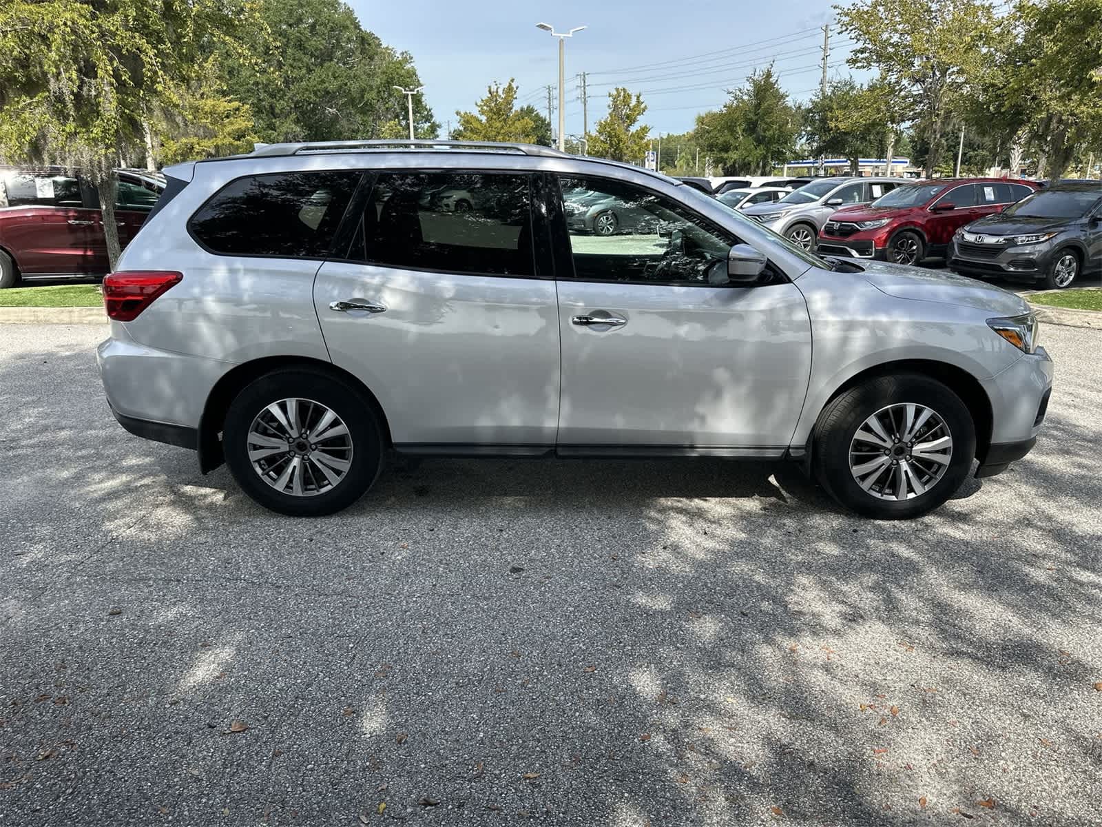 Thumbnail: 2019 Nissan Pathfinder - 7