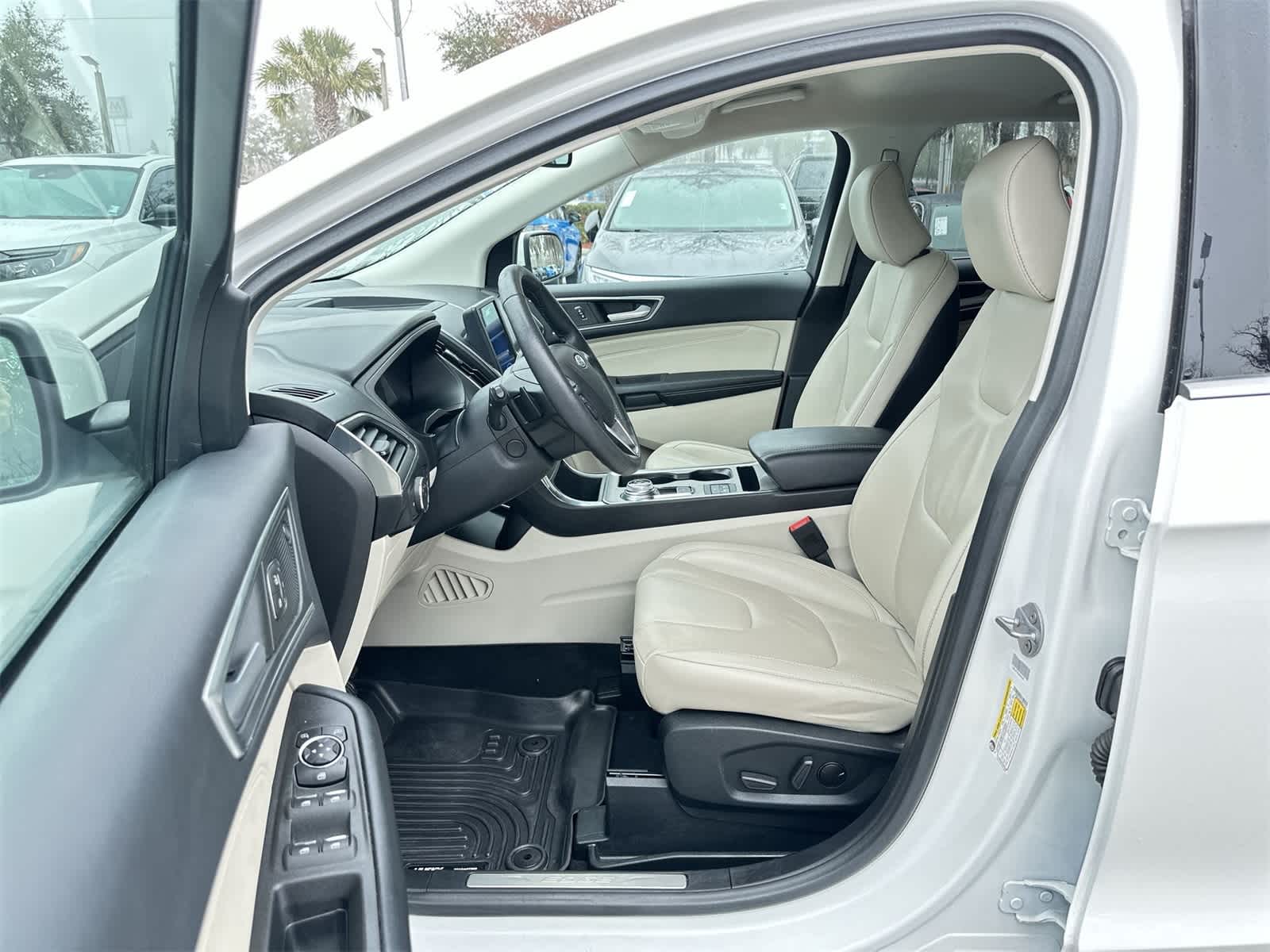 Thumbnail: 2022 Ford Edge - 2