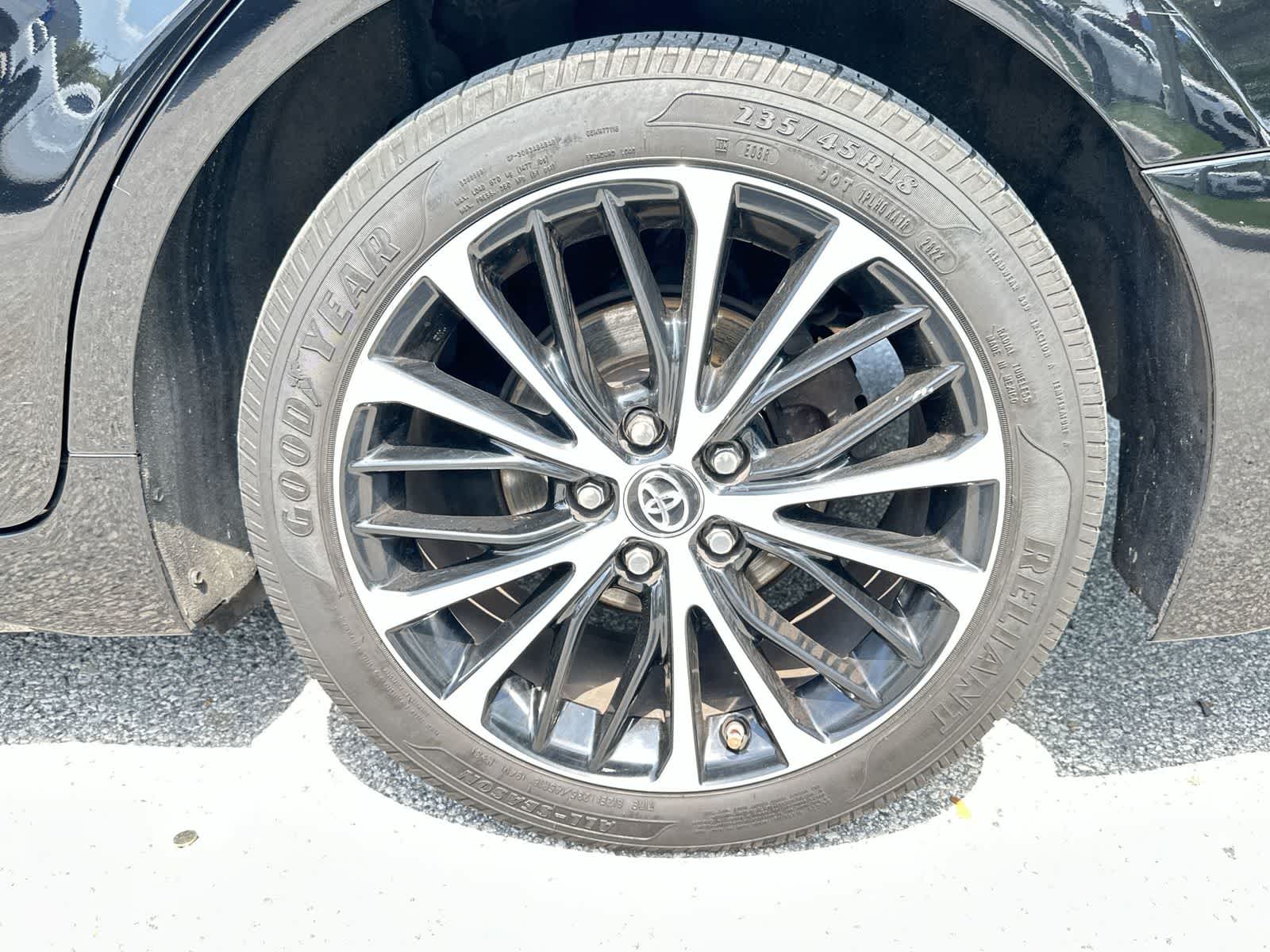 Thumbnail: 2019 Toyota Camry - 12