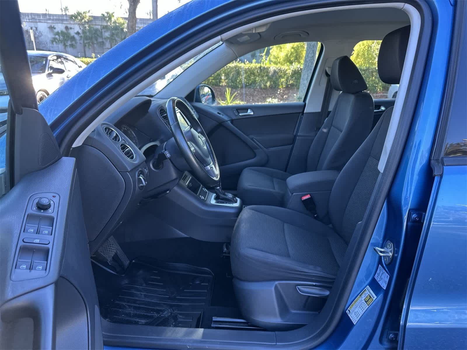 Thumbnail: 2018 Volkswagen Tiguan - 13