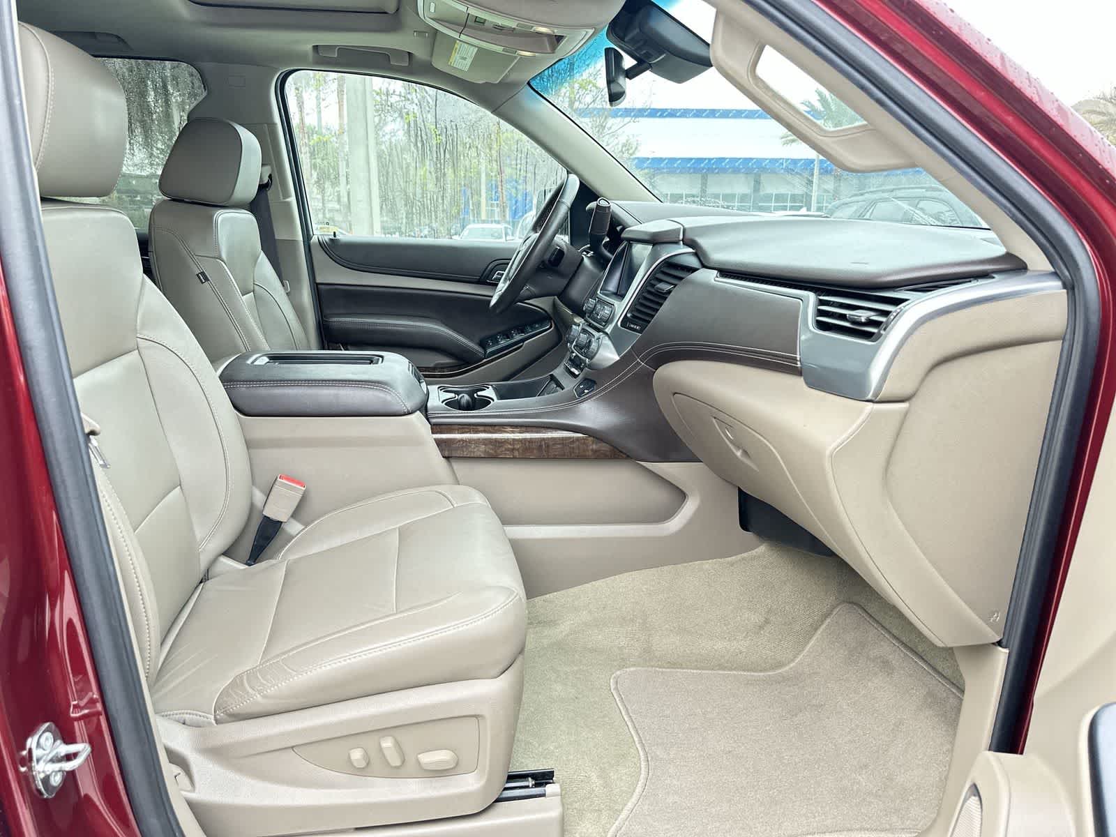 Thumbnail: 2017 Chevrolet Suburban - 17