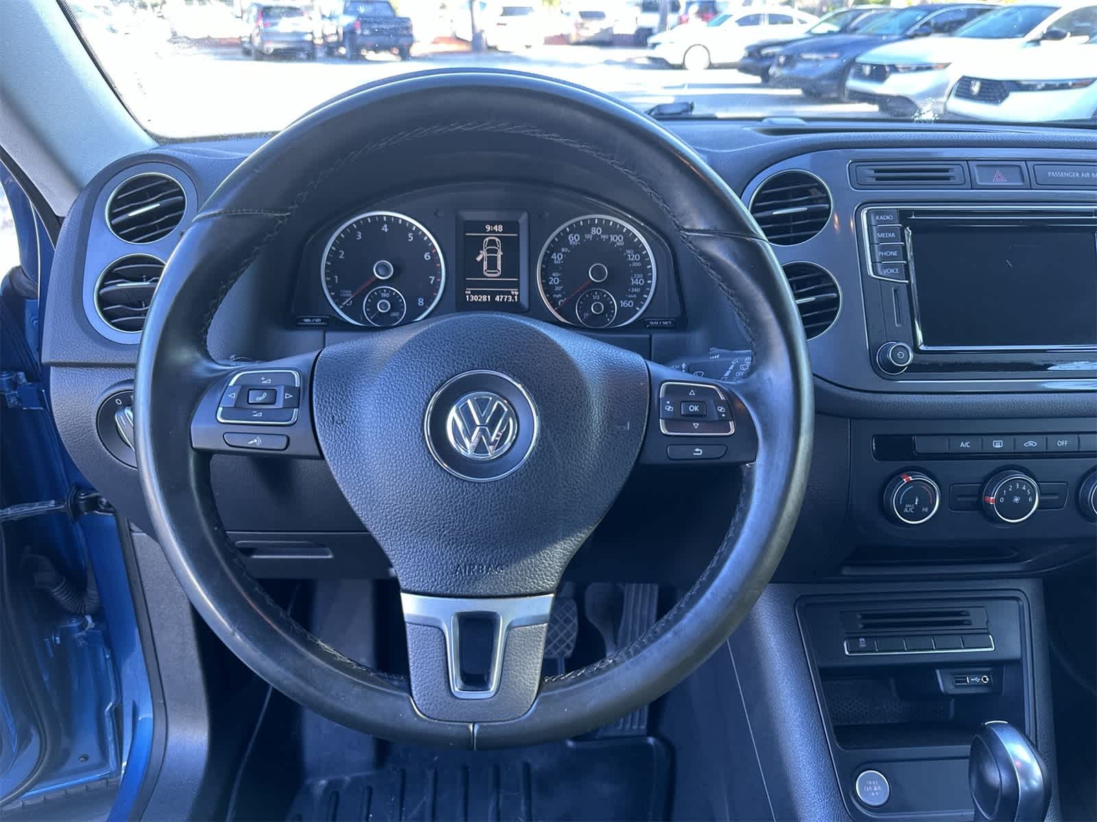 Thumbnail: 2018 Volkswagen Tiguan - 18