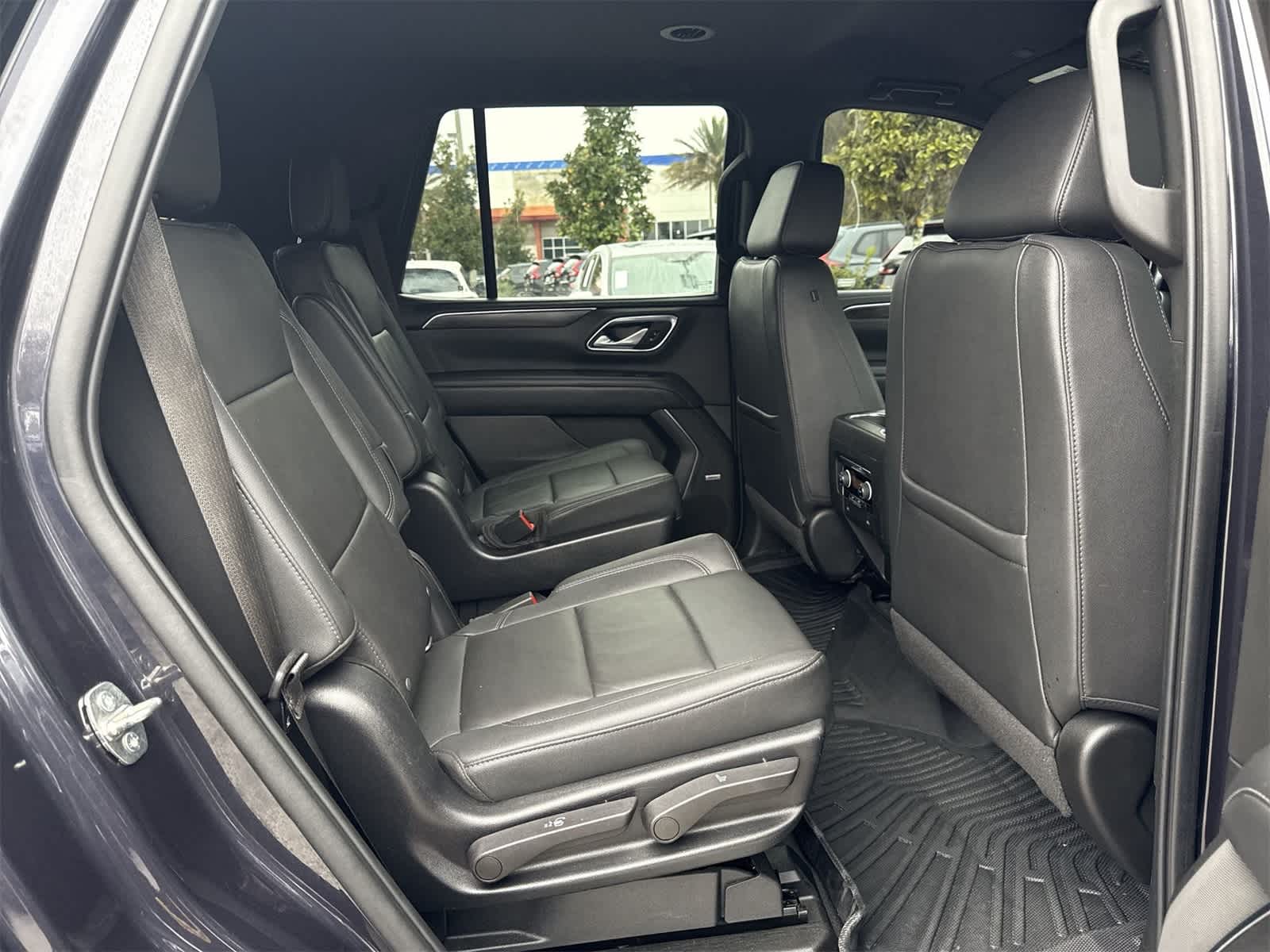 Thumbnail: 2022 Chevrolet Tahoe - 16