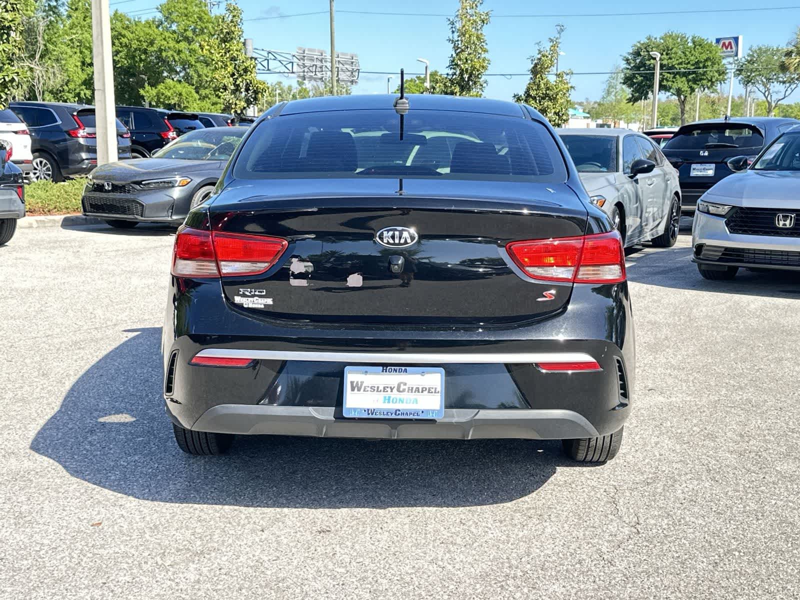 Thumbnail: 2021 Kia Rio - 5