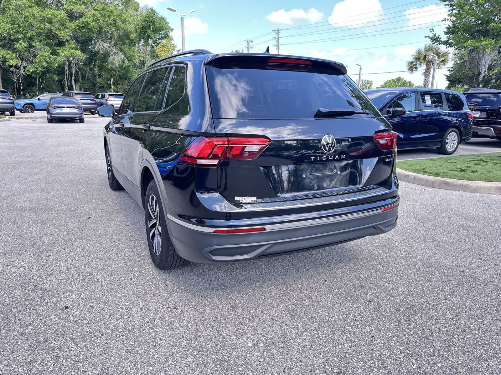 Thumbnail: 2023 Volkswagen Tiguan - 4