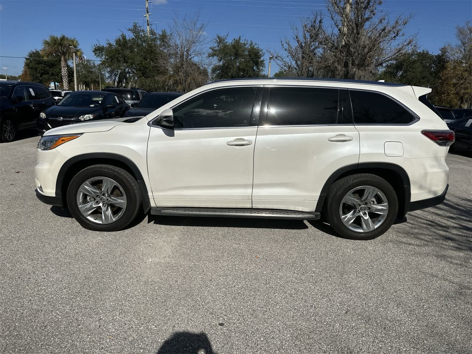 Thumbnail: 2016 Toyota Highlander - 3