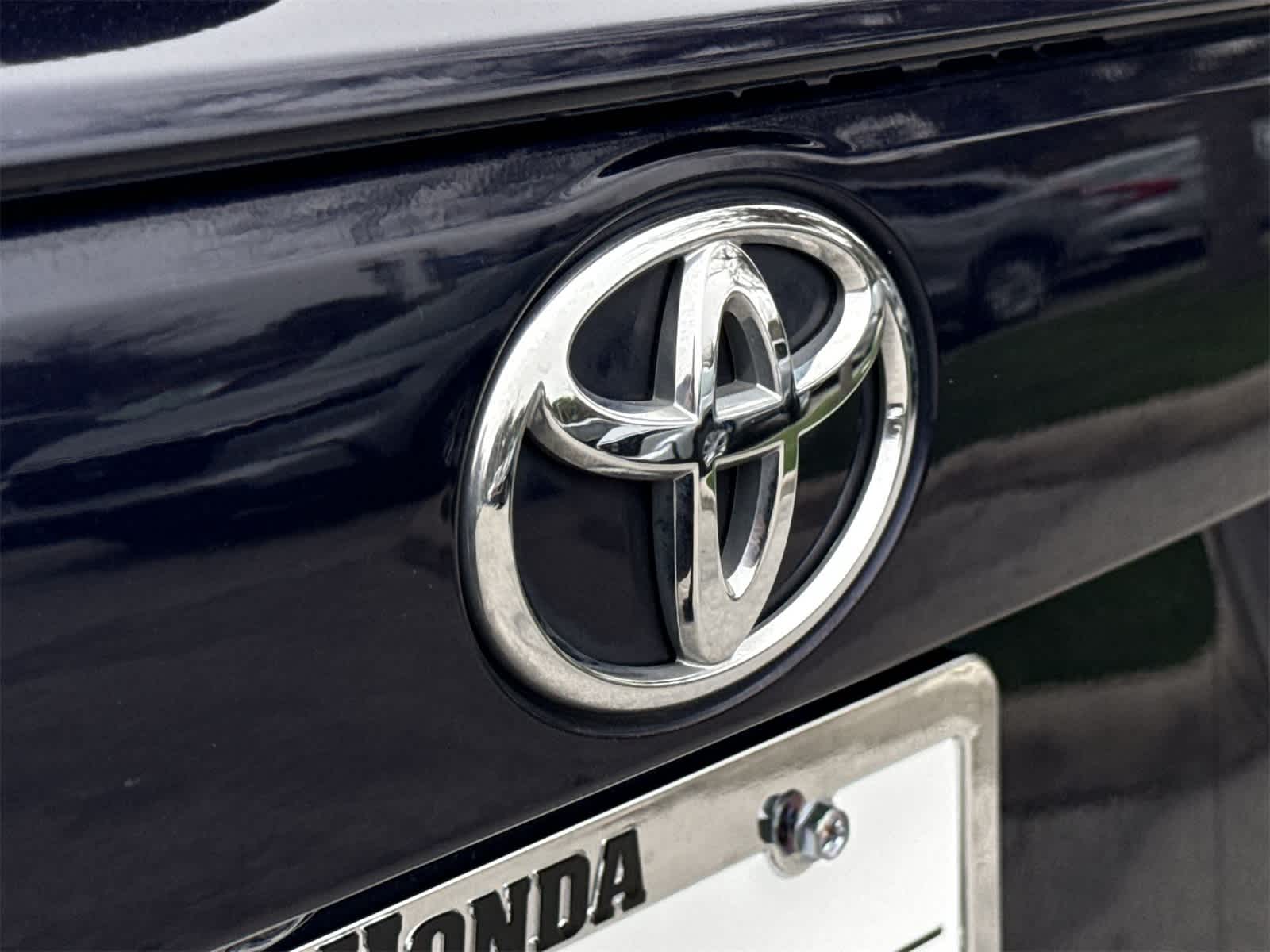 Thumbnail: 2022 Toyota RAV4 - 10