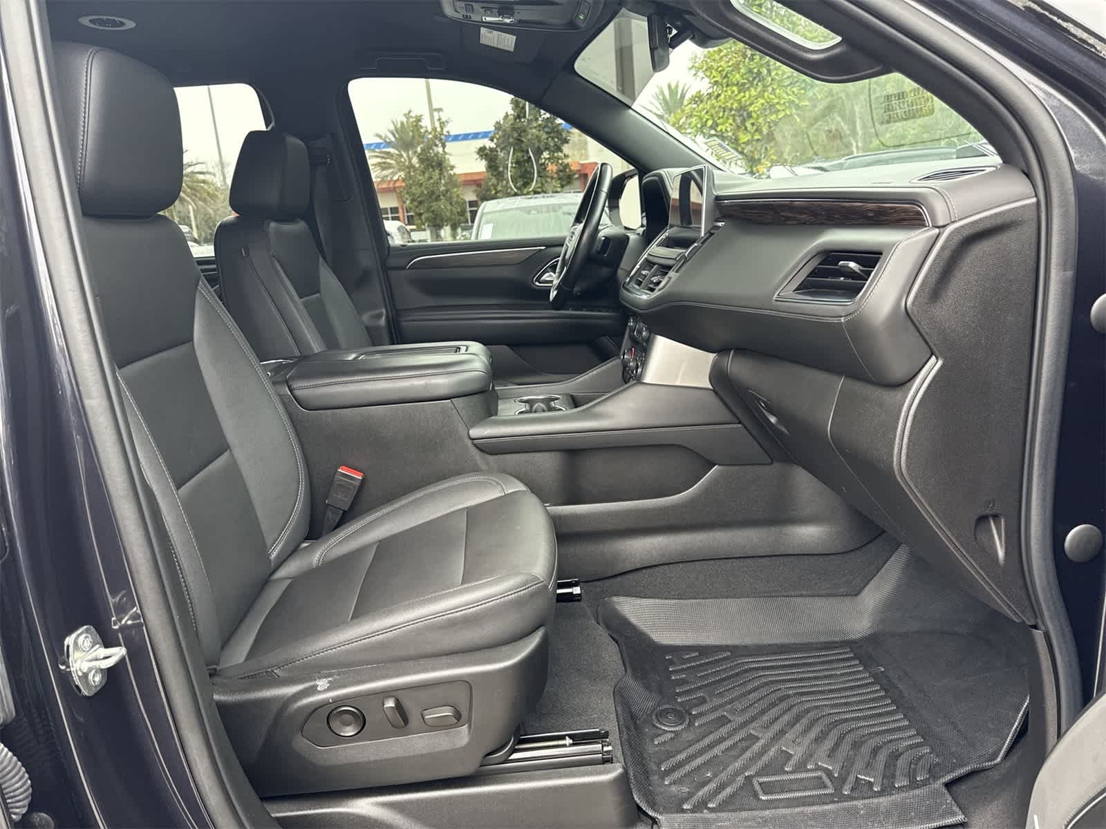 Thumbnail: 2022 Chevrolet Tahoe - 17