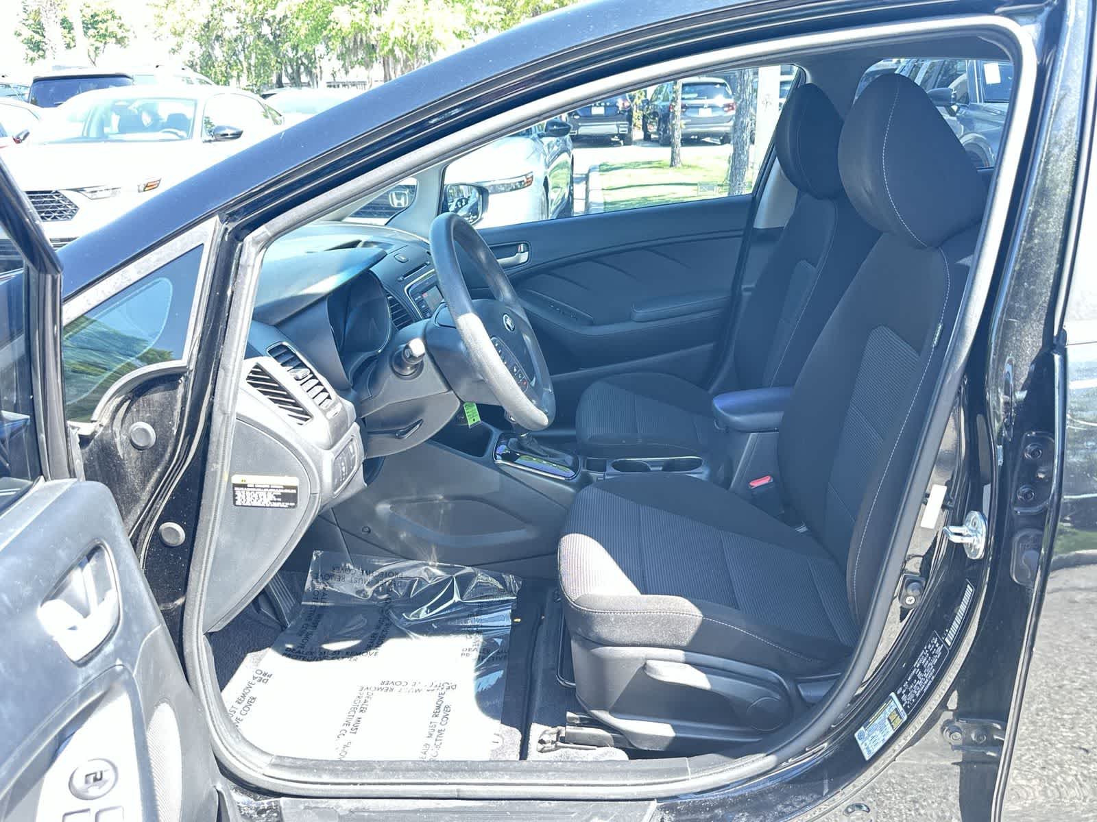 Thumbnail: 2017 Kia Forte - 2