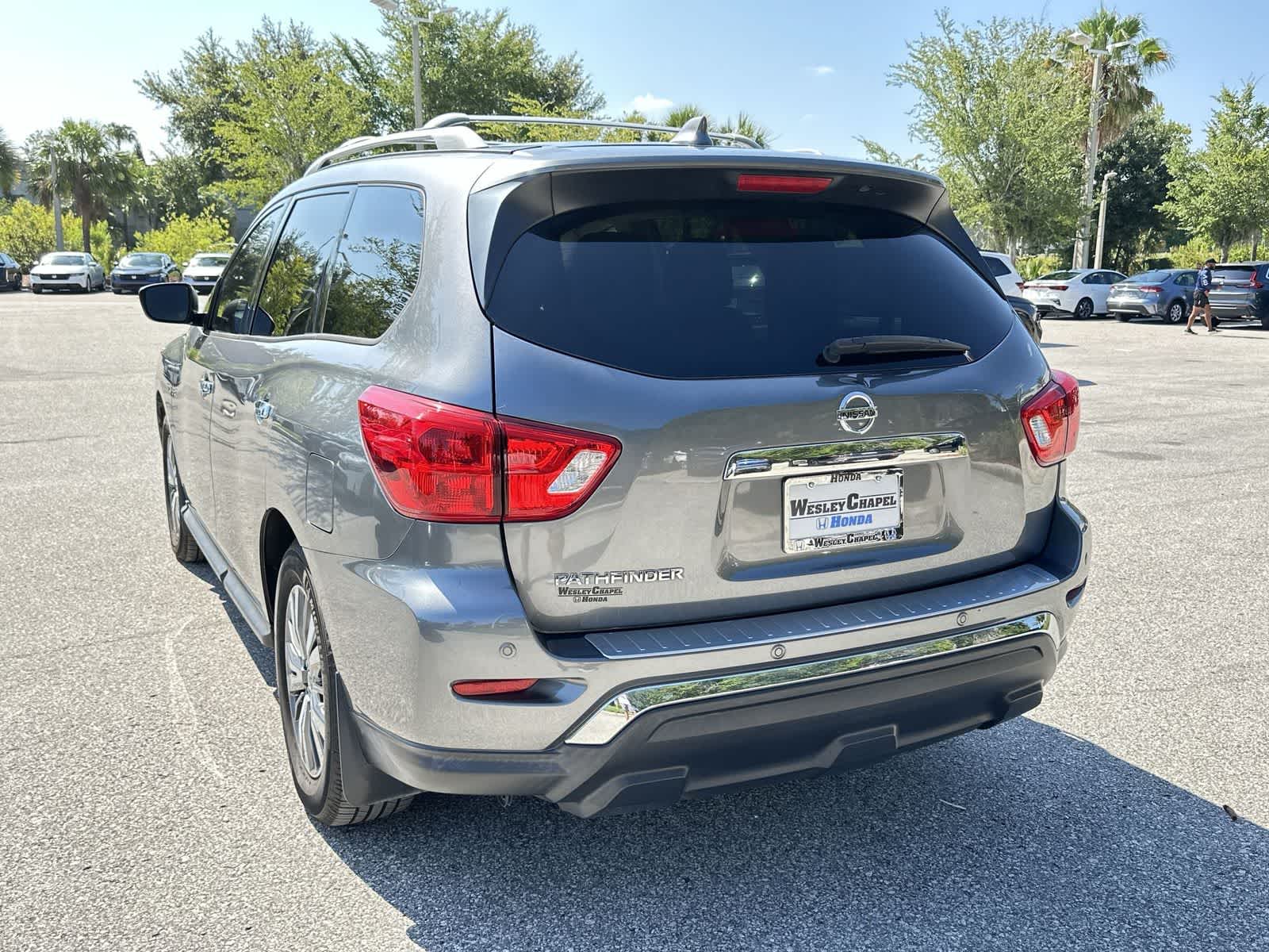 Thumbnail: 2020 Nissan Pathfinder - 4