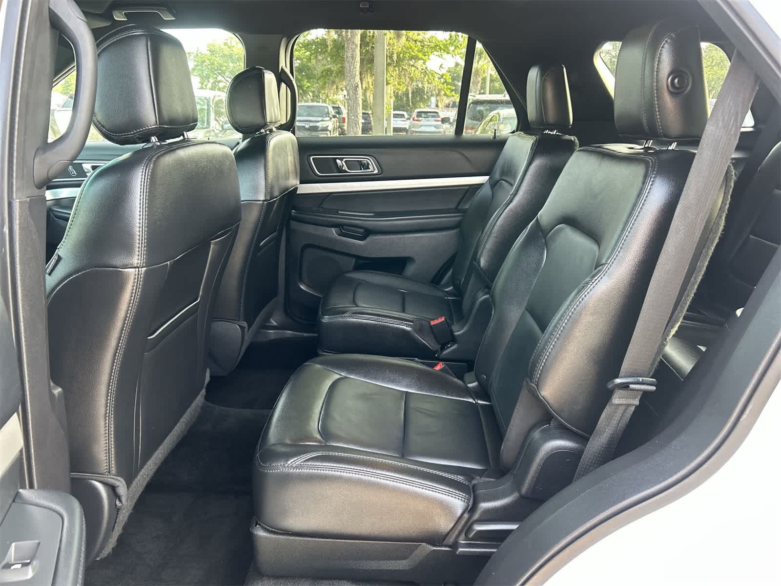 2017 Ford Explorer XLT 14