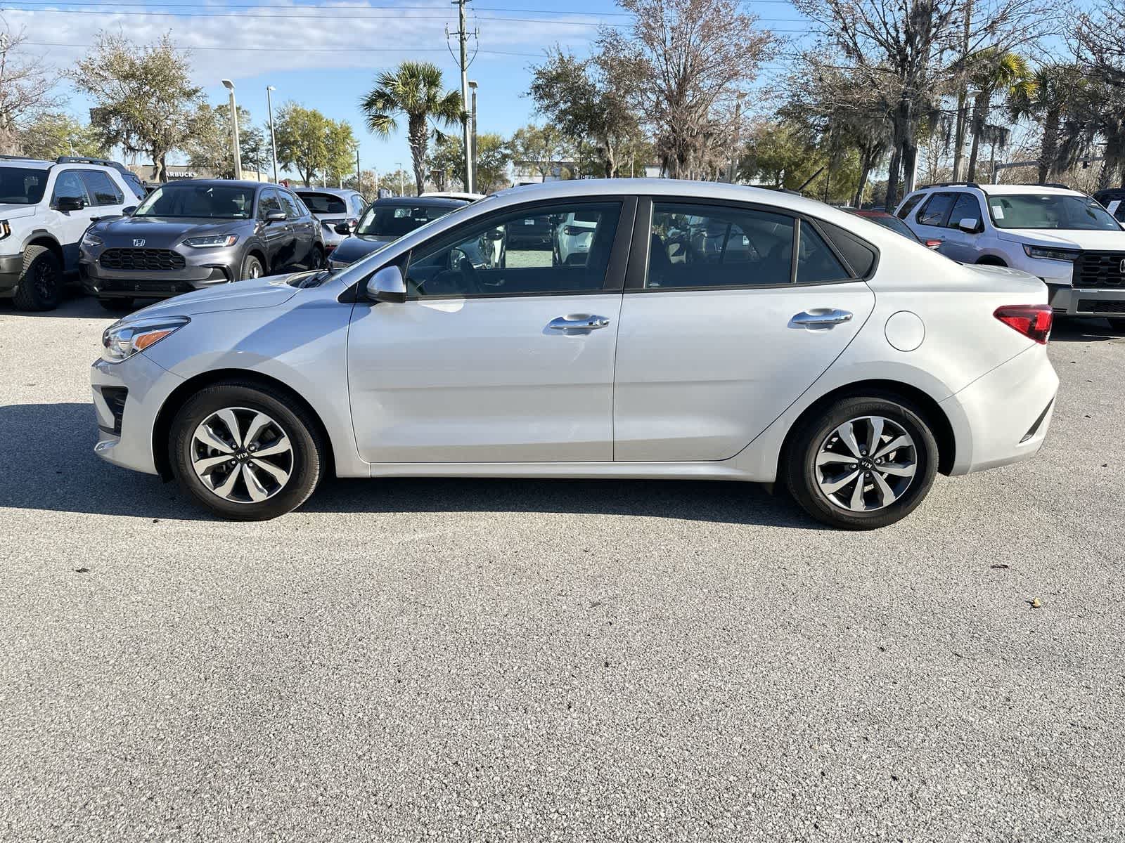 Thumbnail: 2021 Kia Rio - 3