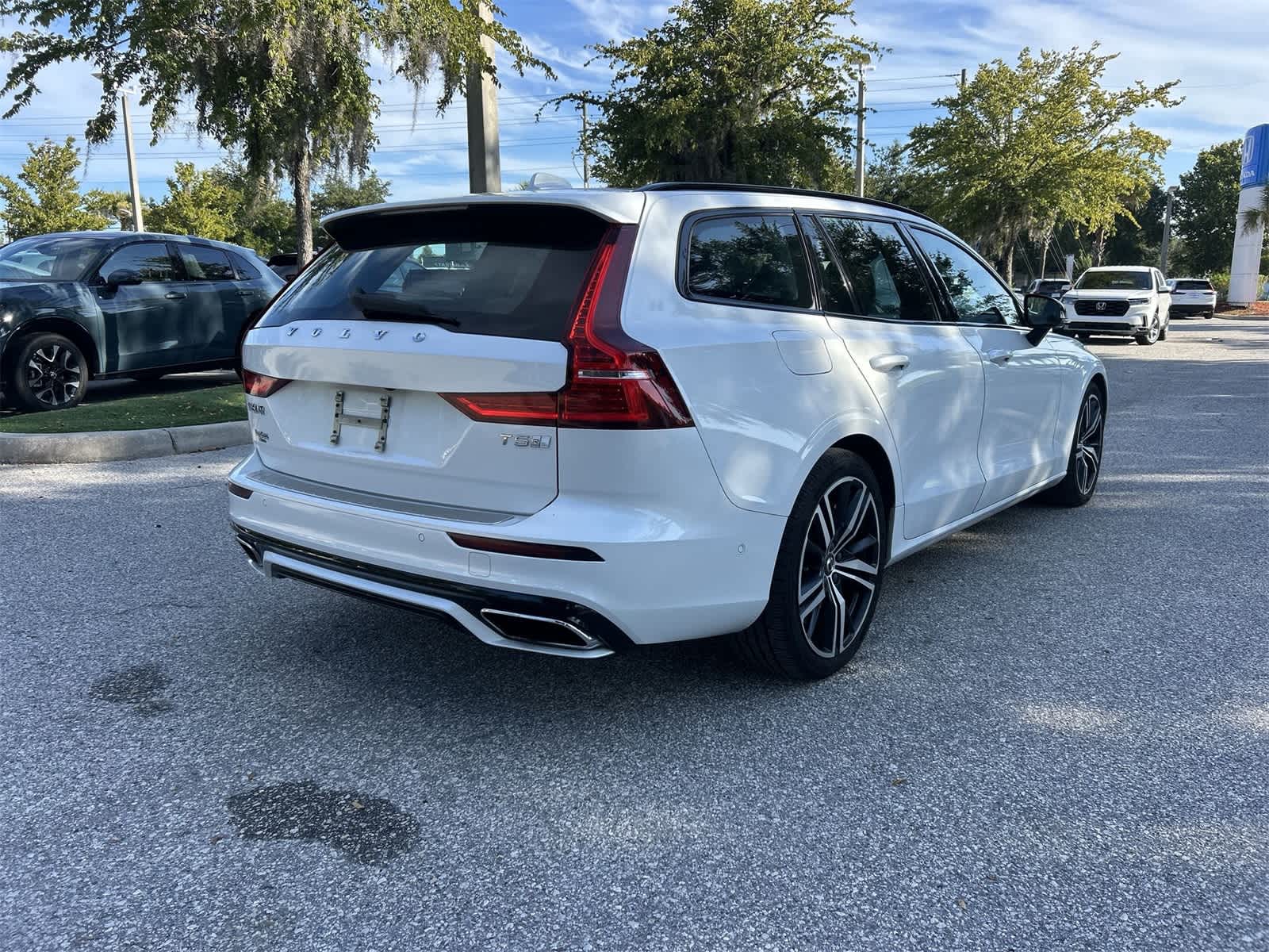Thumbnail: 2020 Volvo V60 - 6