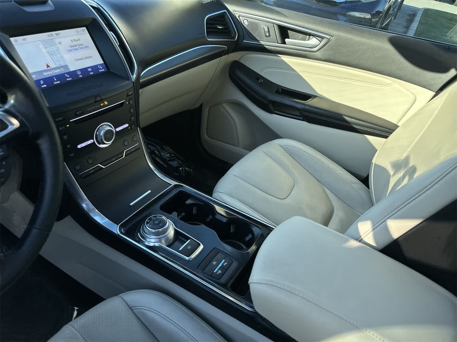 Thumbnail: 2019 Ford Edge - 19