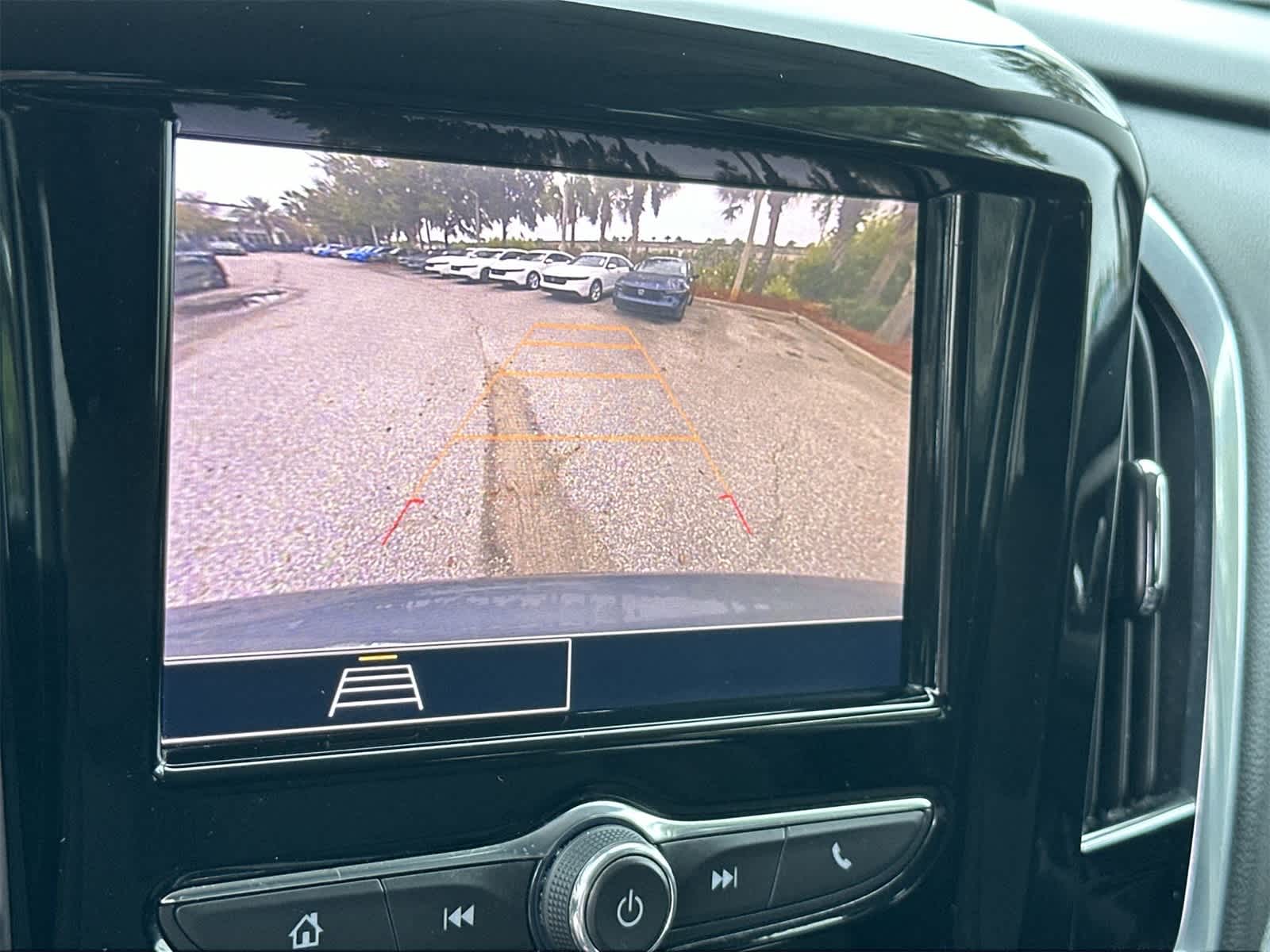 Thumbnail: 2020 Chevrolet Traverse - 20