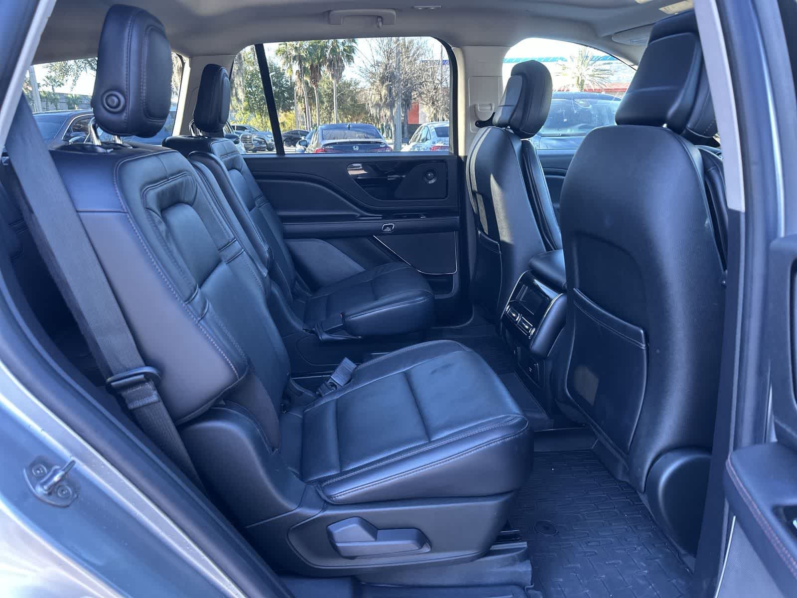 Thumbnail: 2020 Lincoln Aviator - 15