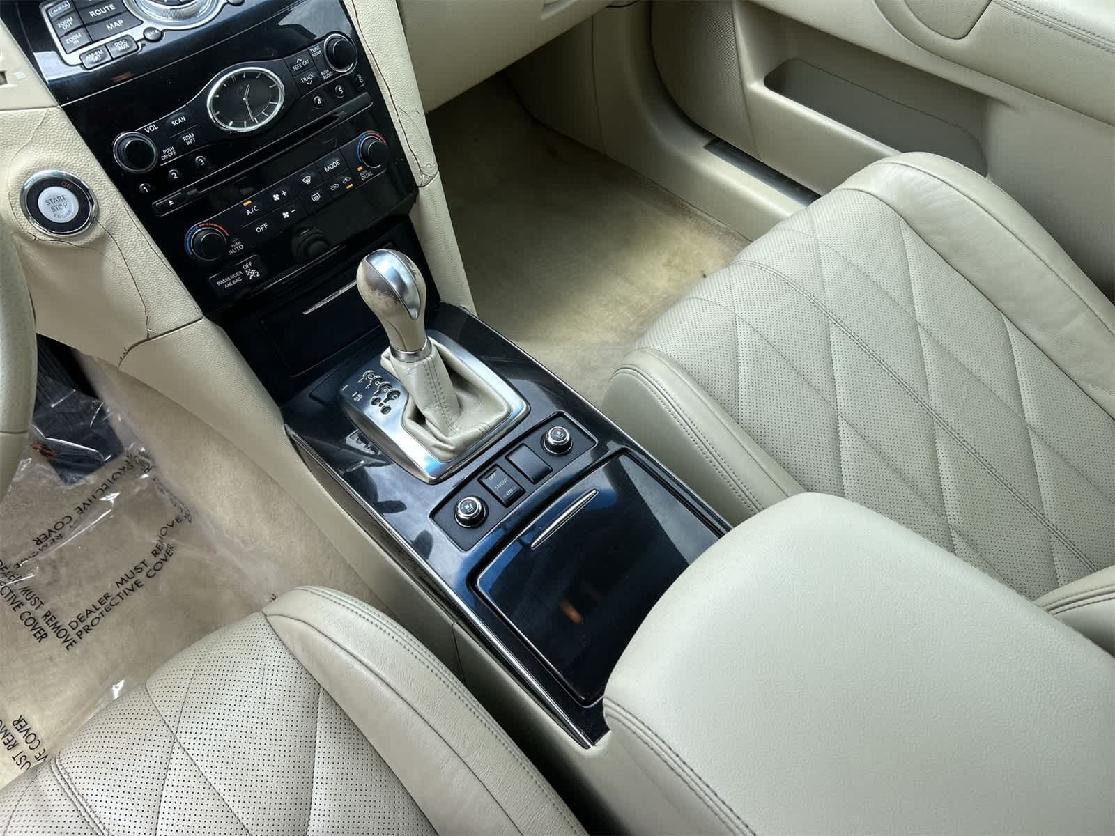 Thumbnail: 2010 INFINITI FX35 - 19