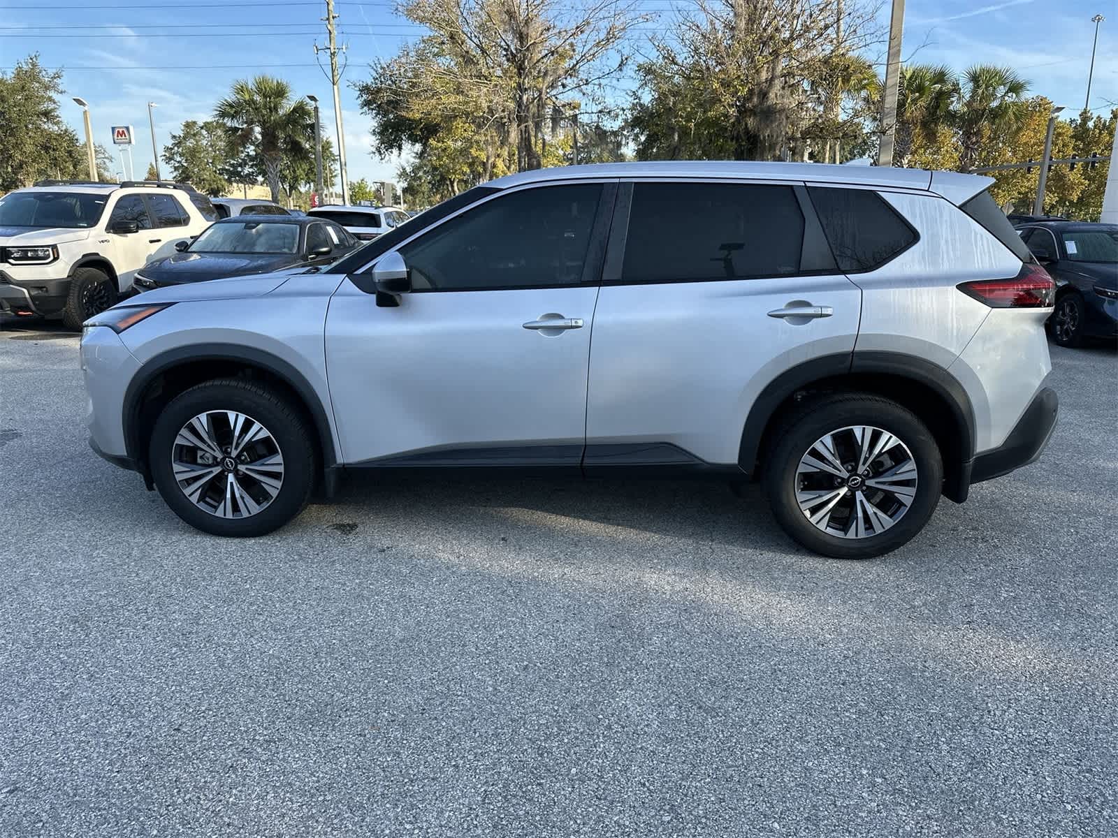 Thumbnail: 2022 Nissan Rogue - 3